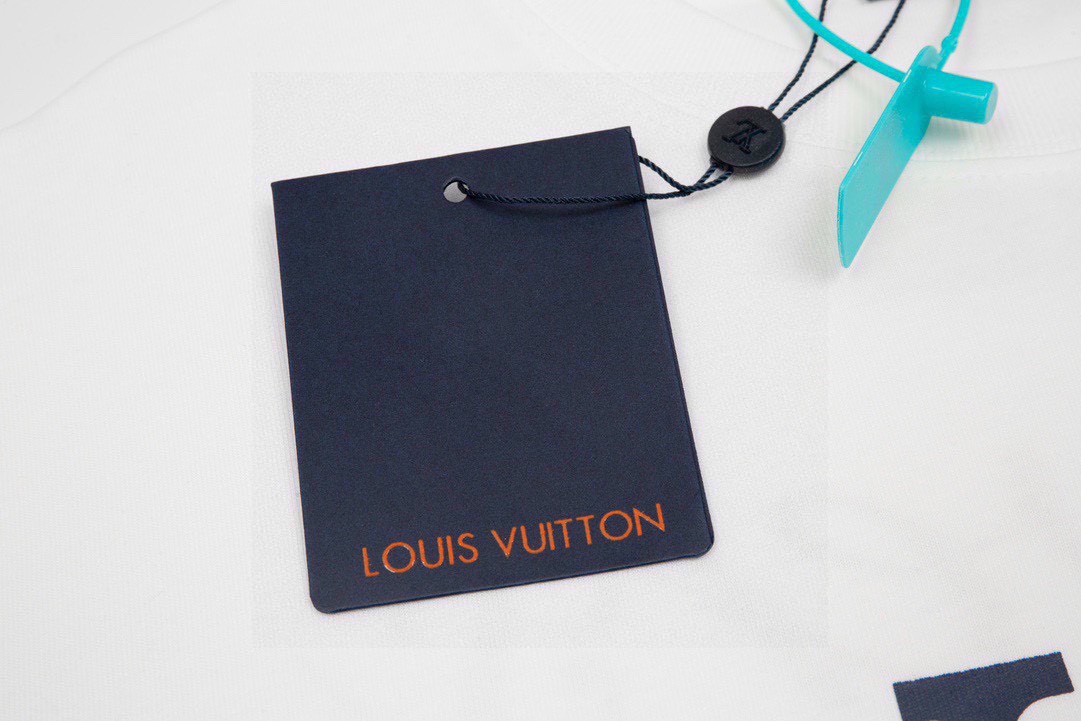 Louis Vuitton/路易威登 地球太阳花短袖T恤黑色 白色-Chinese UA Cheap High Quatity Brand Clothes Bags handbags Sneakers wholesale wholesaler seller from China Factory suppliers Fashion Clothing Shoes best Quality Beautiful Price Louis Vuitton/路易威登 地球太阳花短袖T恤黑色 白色