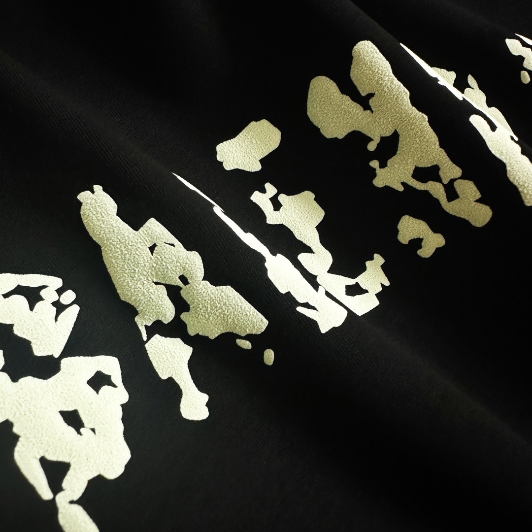 Balenciaga/巴黎世家 限定款发泡夜光短袖T恤黑色 白色-Chinese UA Cheap High Quatity Brand Clothes Bags handbags Sneakers wholesale wholesaler seller from China Factory suppliers Fashion Clothing Shoes best Quality Beautiful Price Balenciaga/巴黎世家 限定款发泡夜光短袖T恤黑色 白色