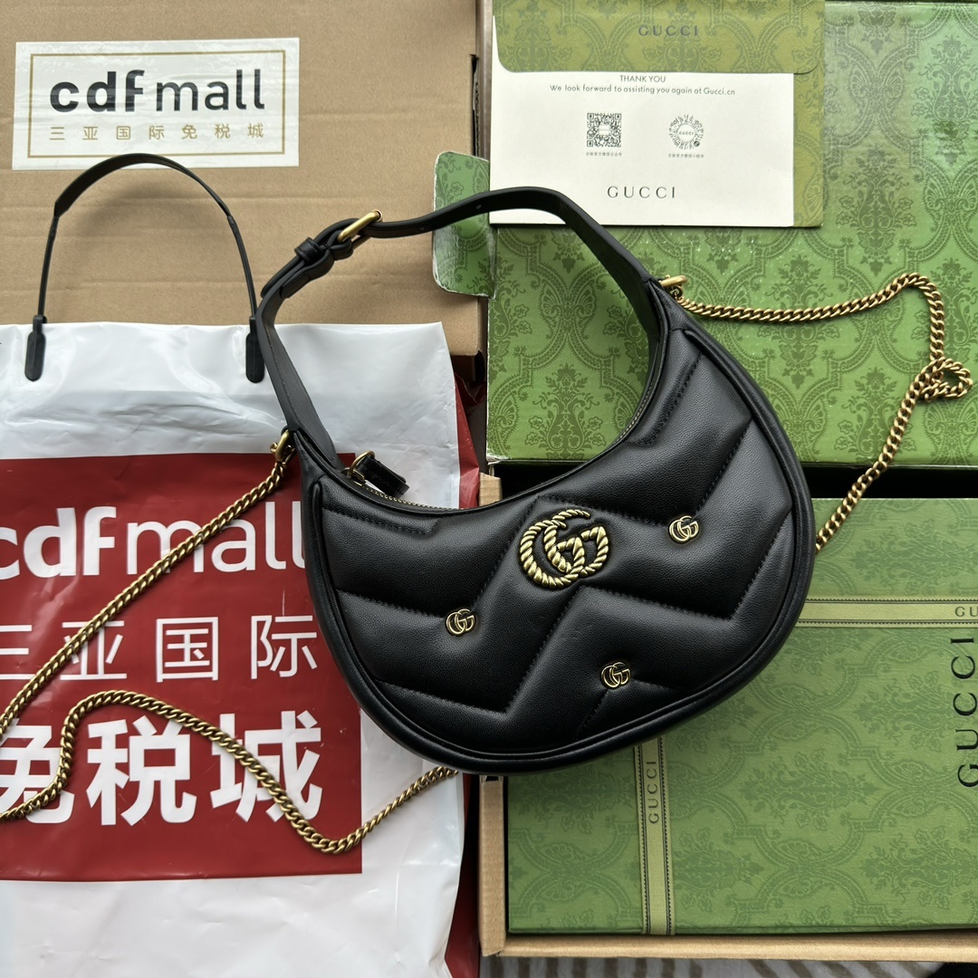 配全套原厂绿盒包装GGMarmont半月造型迷你手袋这款GGMarmont系列半月造型迷你手袋以柔软皮焕