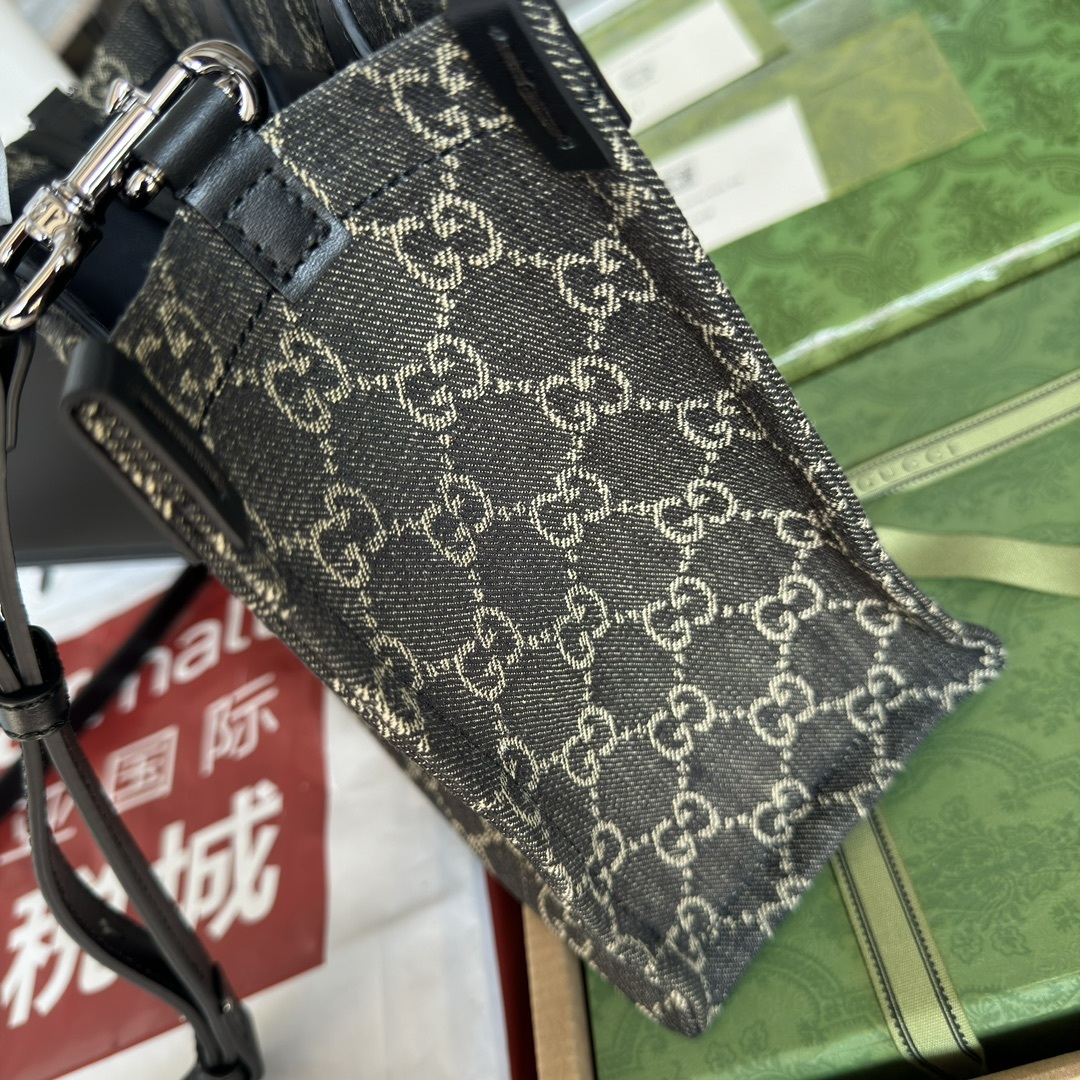配全套原厂绿盒包装OPhidia系列GG中号托特包在2024早春系列中OPhidia系列包袋推出多款肩背
