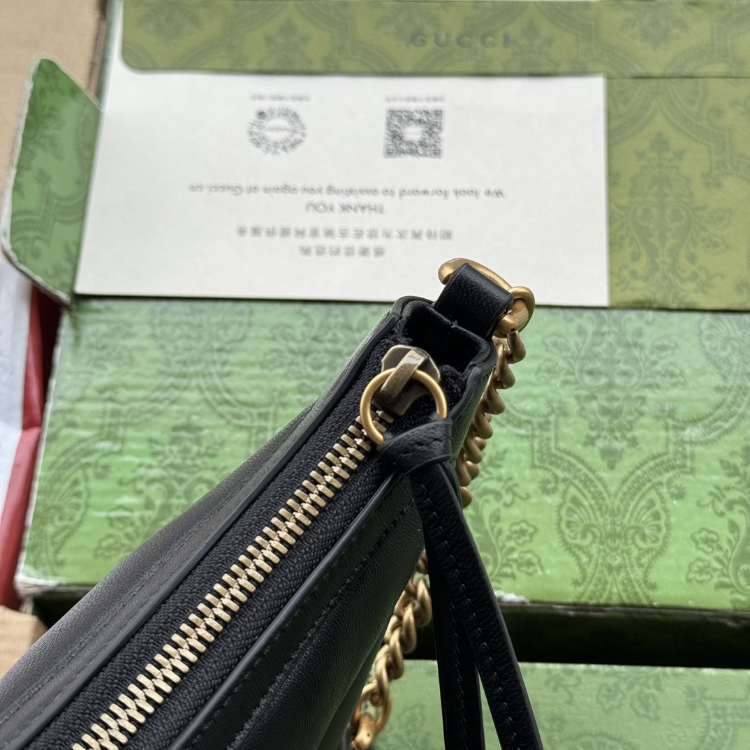 配全套原厂绿盒包装GGMarmont系列小号肩背包绗缝皮革和品牌经典字母交织造型配件已成为GGMarmo