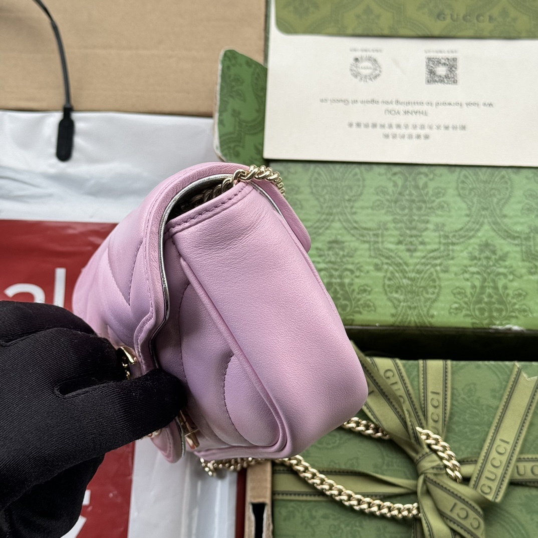 配置专柜包装GGMarmont系列超迷你手袋476433AAC2U4923双G配件设计在品牌现代风格中注