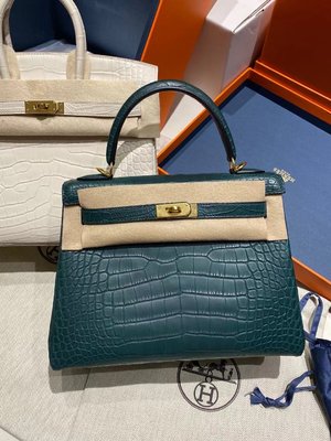 Hermes Kelly Handbags Crossbody & Shoulder Bags Green