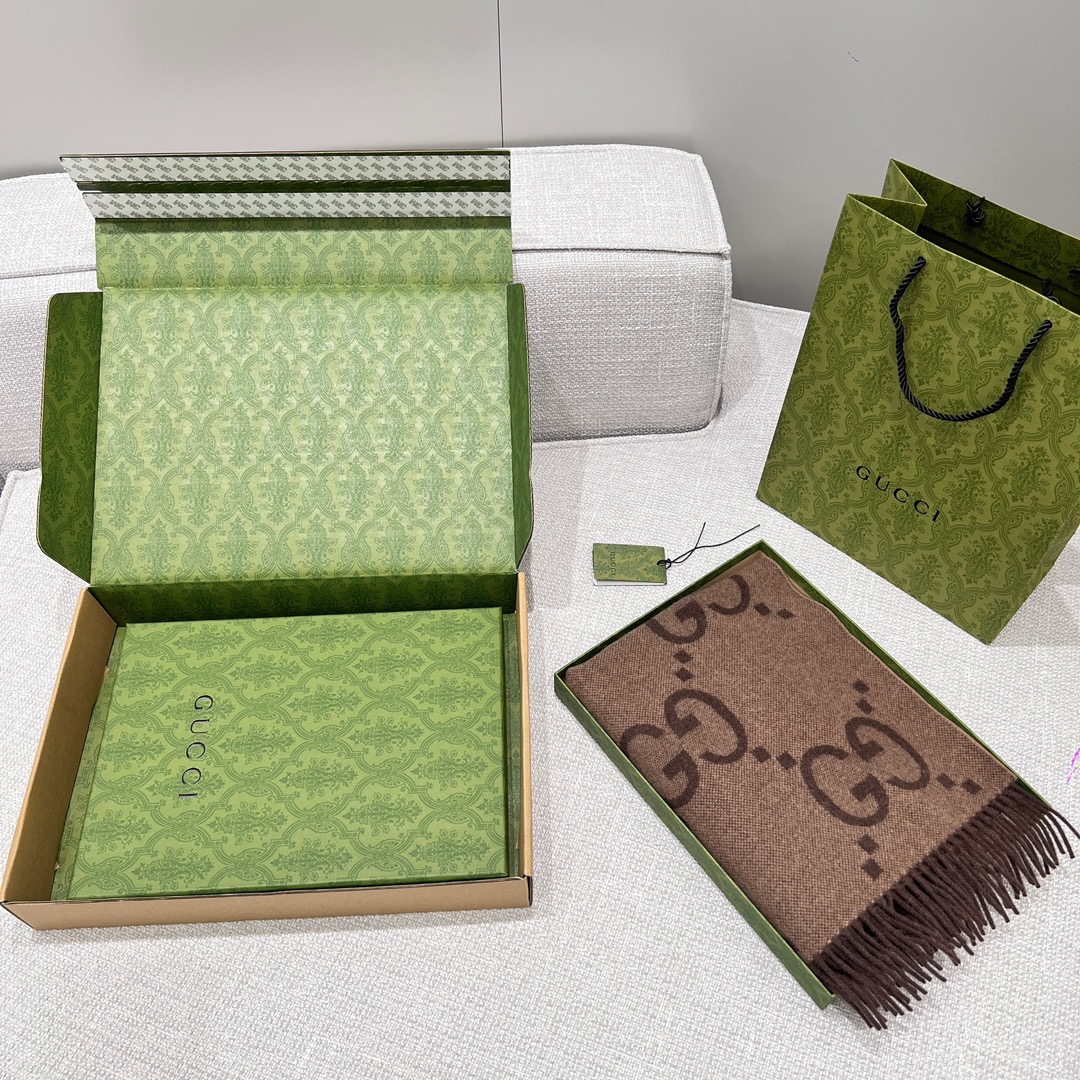 Gucci Caramel Cashmere Scarf & Beanie Set with G Jacquard 10 i1700974559 131 2