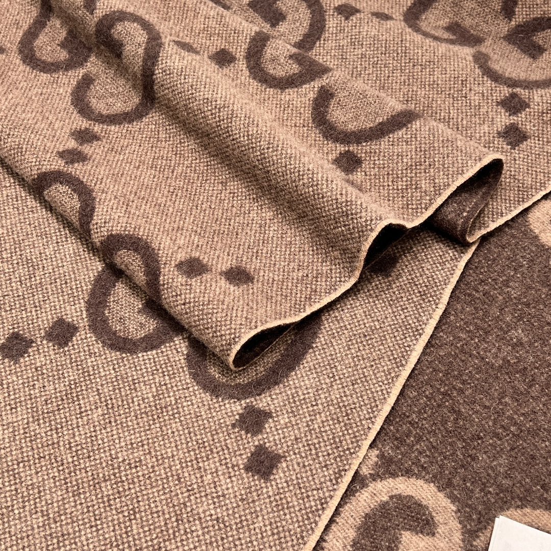 Gucci Caramel Cashmere Scarf & Beanie Set with G Jacquard 6 i1700974559 5686 7
