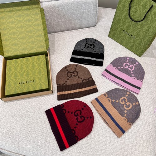 Gucci Bonnet en Cachemire avec Logo GG - Confort et Style pour l'Hiver 1 Gucci Bonnet en Cachemire avec Logo GG - Confort et Style pour l'Hiver