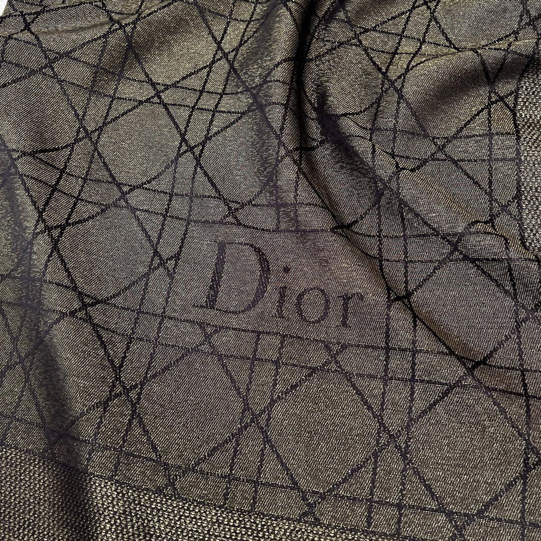 Платок Christian Dior черный с золотым узором 140x140 см