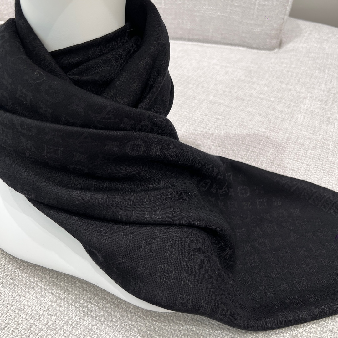 Шарф Louis Vuitton Evermore черный