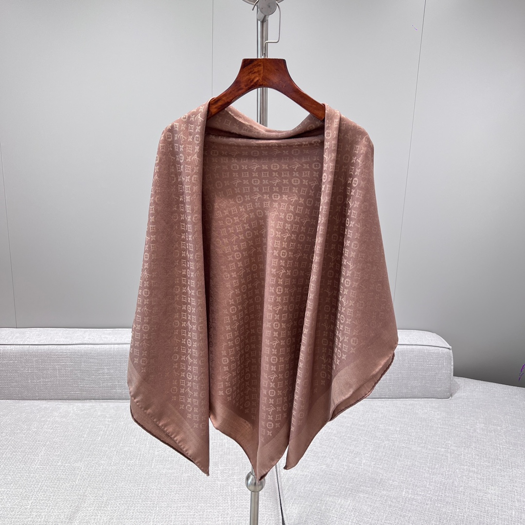 Шарф Louis Vuitton Evermore, цвет капучино, размер 120x120 см Без бренда