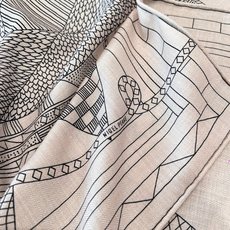 𝐇𝐞𝐫𝐦𝐞𝐬 • 𝐍𝐞𝐰《积木骏马》丝羊绒披肩 卡其色 Size:140x140cm 70%山羊绒30% 𝐇𝐞𝐫𝐦𝐞𝐬 • 𝐍𝐞𝐰《积木骏马》丝羊绒披肩 卡其色 Size:140x140cm 70%山羊绒30%