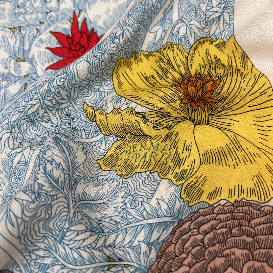 Hermes Silk Cashmere Shawl 'Return to Nature' - 140x140cm - Elegant Design 5 i1734852840 993 8
