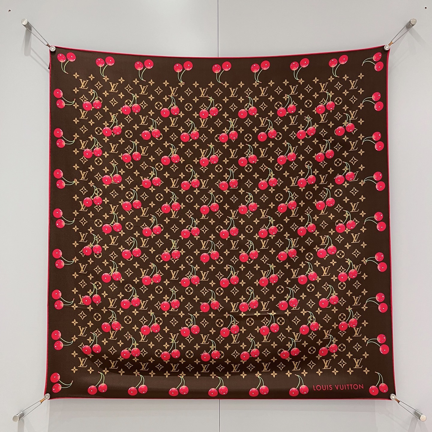 Louis Vuitton x Murakami Takashi Zijden Sjaal - Kersen Monogram - 90x90 cm