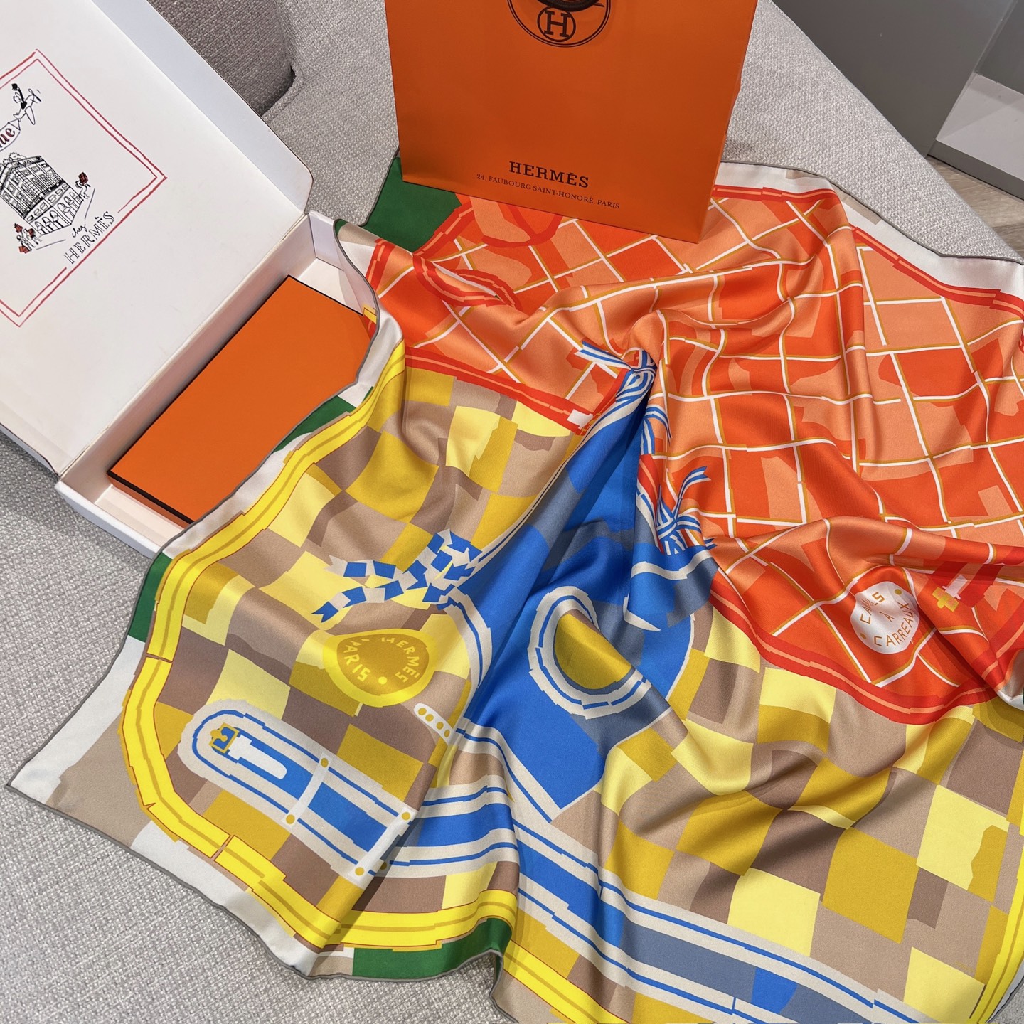 𝐇𝐞𝐫𝐦𝐞𝐬 •𝟐𝟓秋《格纹马面罩》橘色Size：90x90cm 100% 斜纹真丝 精致手工卷边，质感