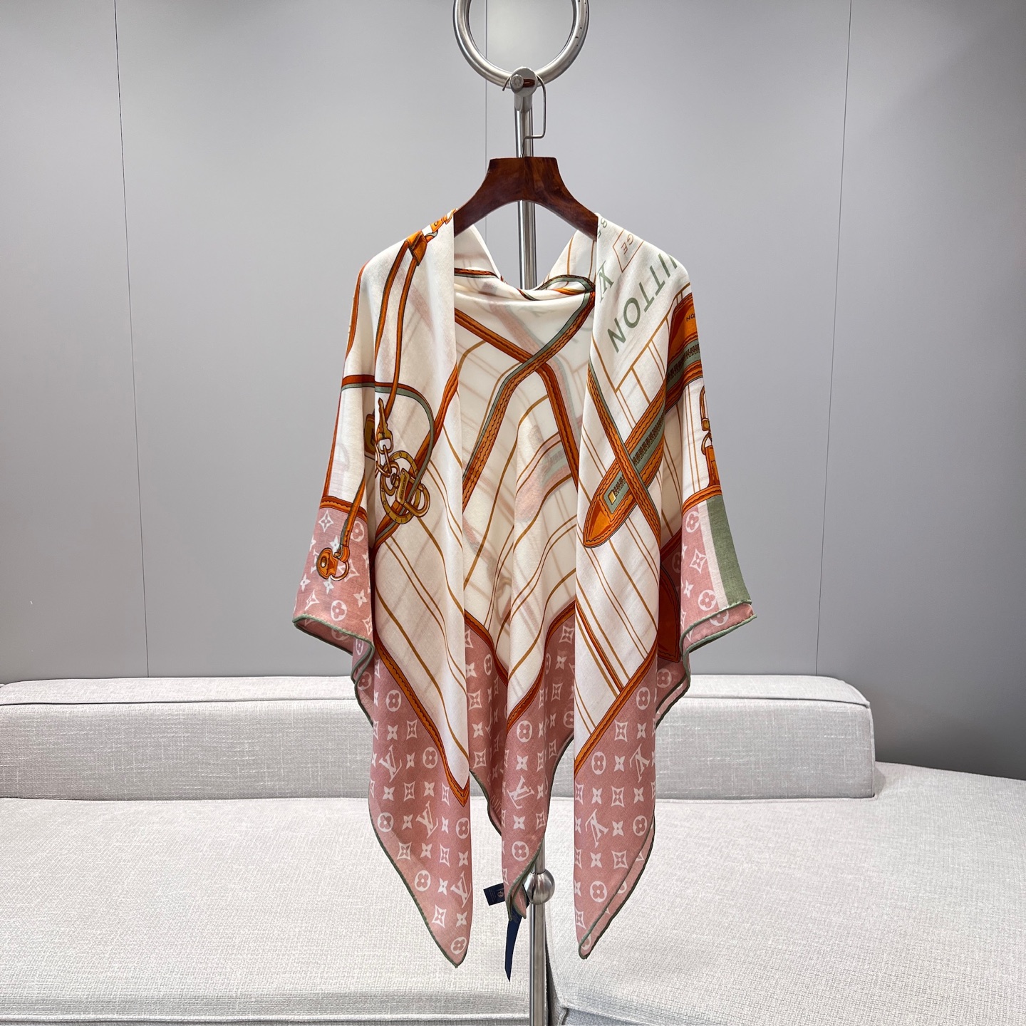 Шарф Louis Vuitton Neverfull Розовый 134x134
