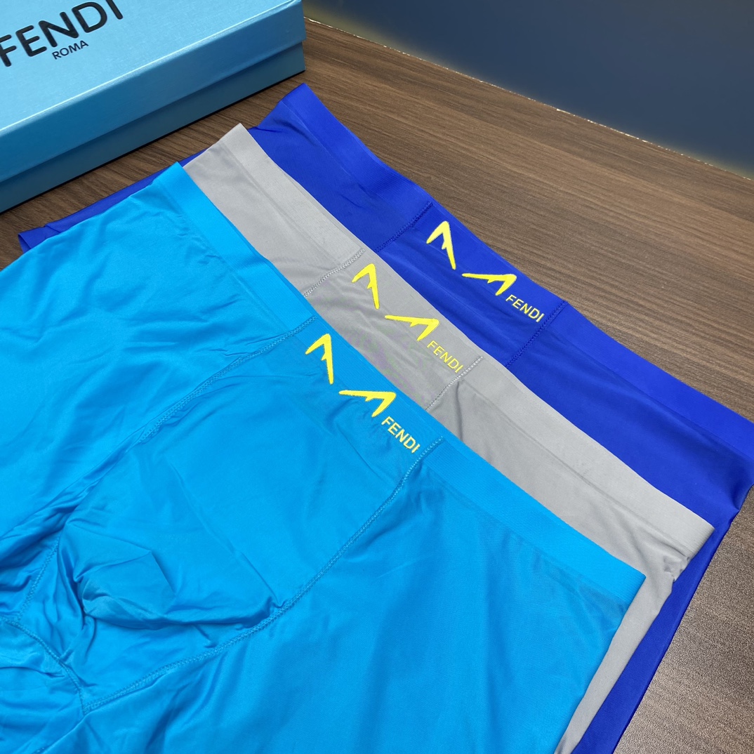  新款发布 >   F*N*l时尚必备男士内裤  采用无痕拼接 无缝压胶工艺 高档冰丝材质 轻薄透气丝滑