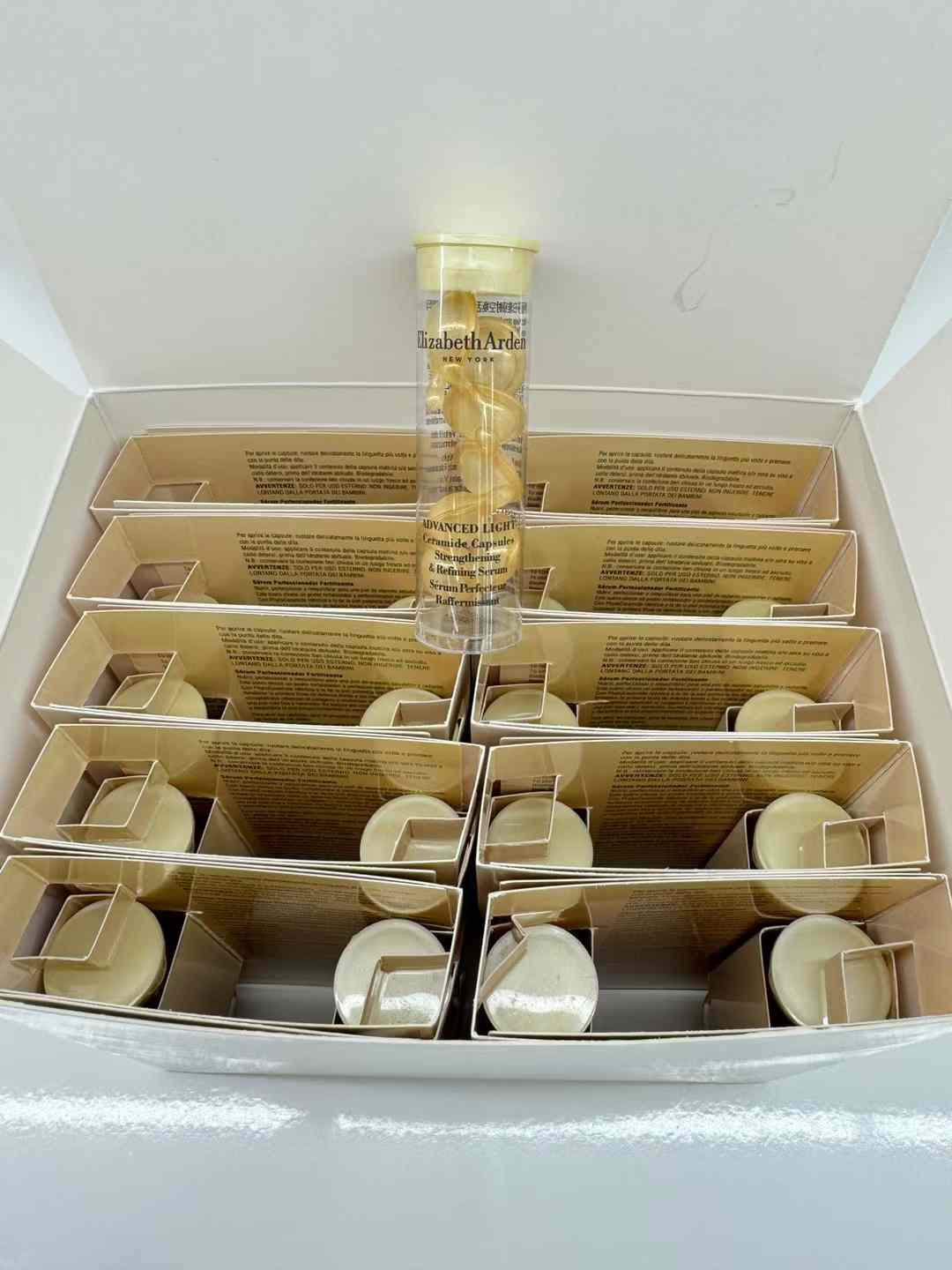 Elizabeth Arden Advanced Light Ceramide Capsules - 7-Day Trial 7 a1732680592749 4537