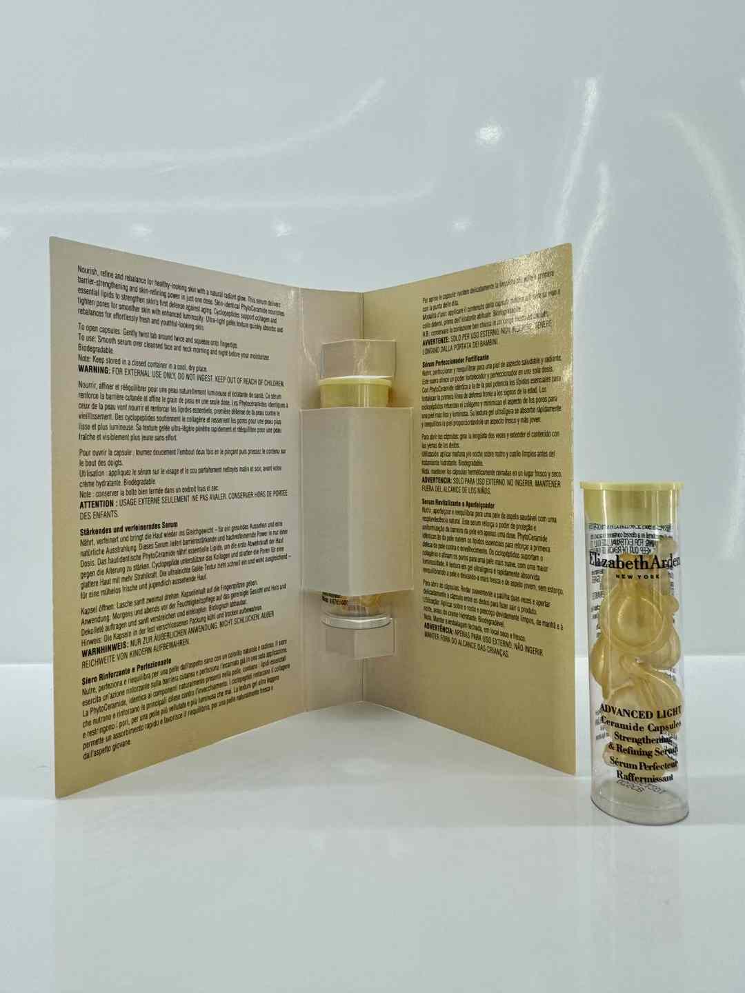 Elizabeth Arden Advanced Light Ceramide Capsules - 7-Day Trial 4 a1732680592763 0003