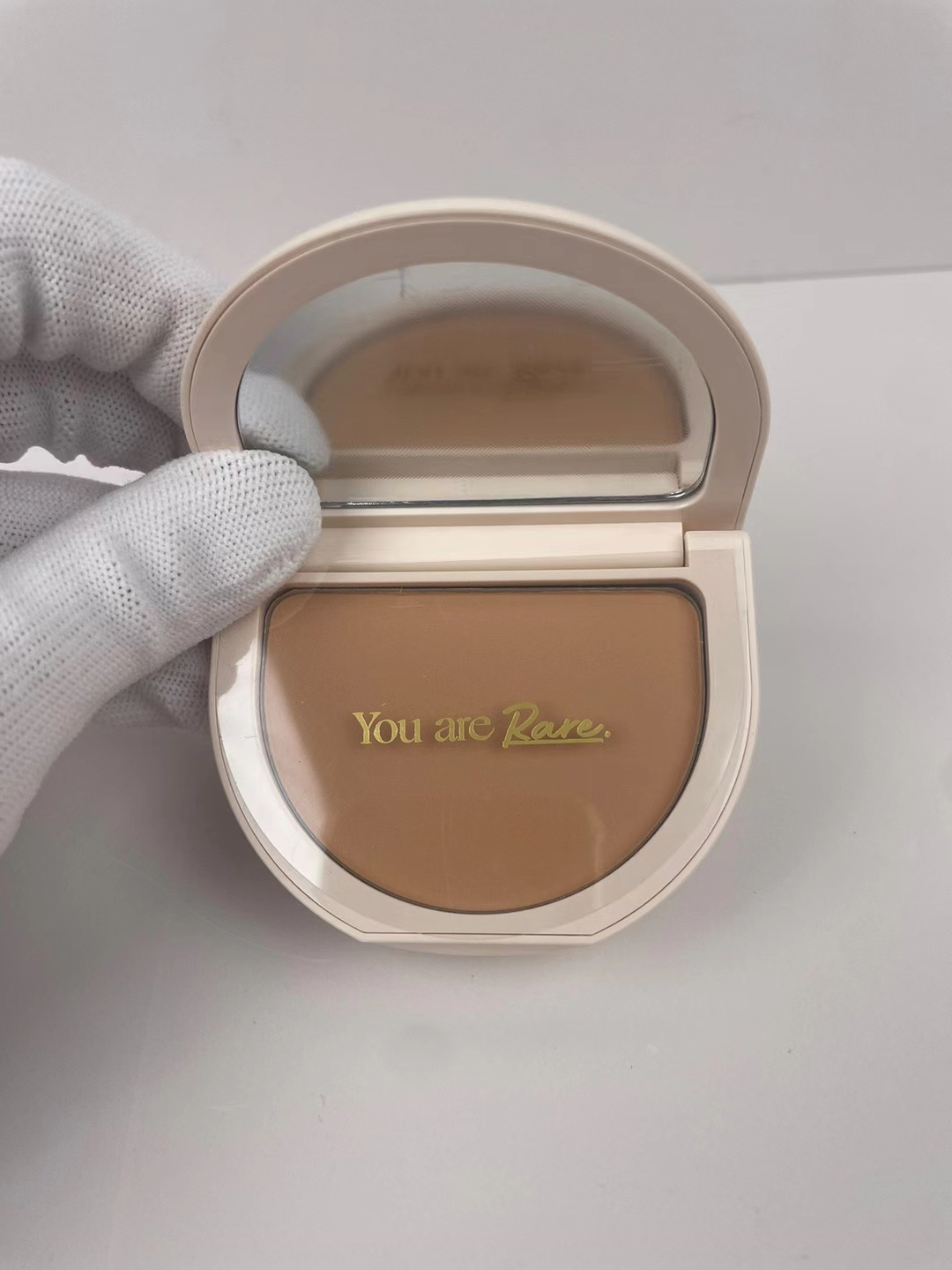 Rare Beauty True to Myself Tinted Pressed Finishing Powder - Natural, Ivory, Porcelain 3 a1738730251379 0811