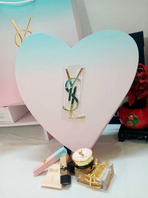 Yves Saint Laurent Twilight Dawn Limited Edition Fragrance Gift Set 1 Yves Saint Laurent Twilight Dawn Limited Edition Fragrance Gift Set