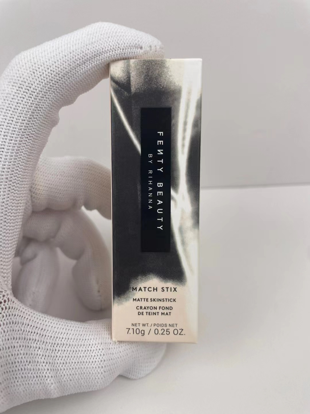 32. Rihanna contour stick 7.1g 01# 🔜 calidad 1:1❗ Rihanna contour stick 01 en stock, 12 unidades por caja, 48 unidades…