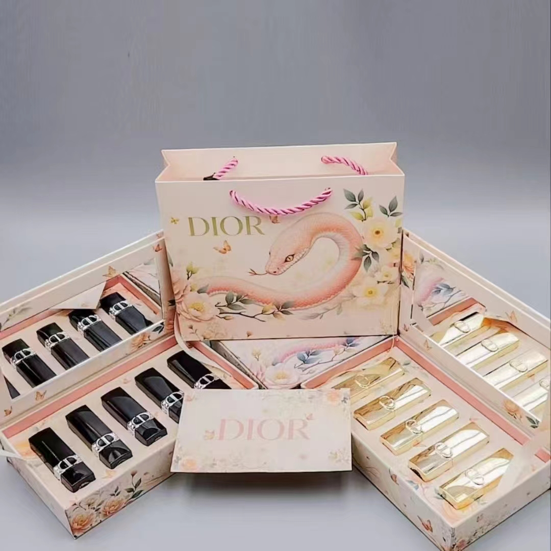 75. Dior Edición Año Nuevo Serpiente Set de 5 Labiales ×1.5g/Azul 85. Dior Edición Año Nuevo Serpiente Set de 5 Labiale…