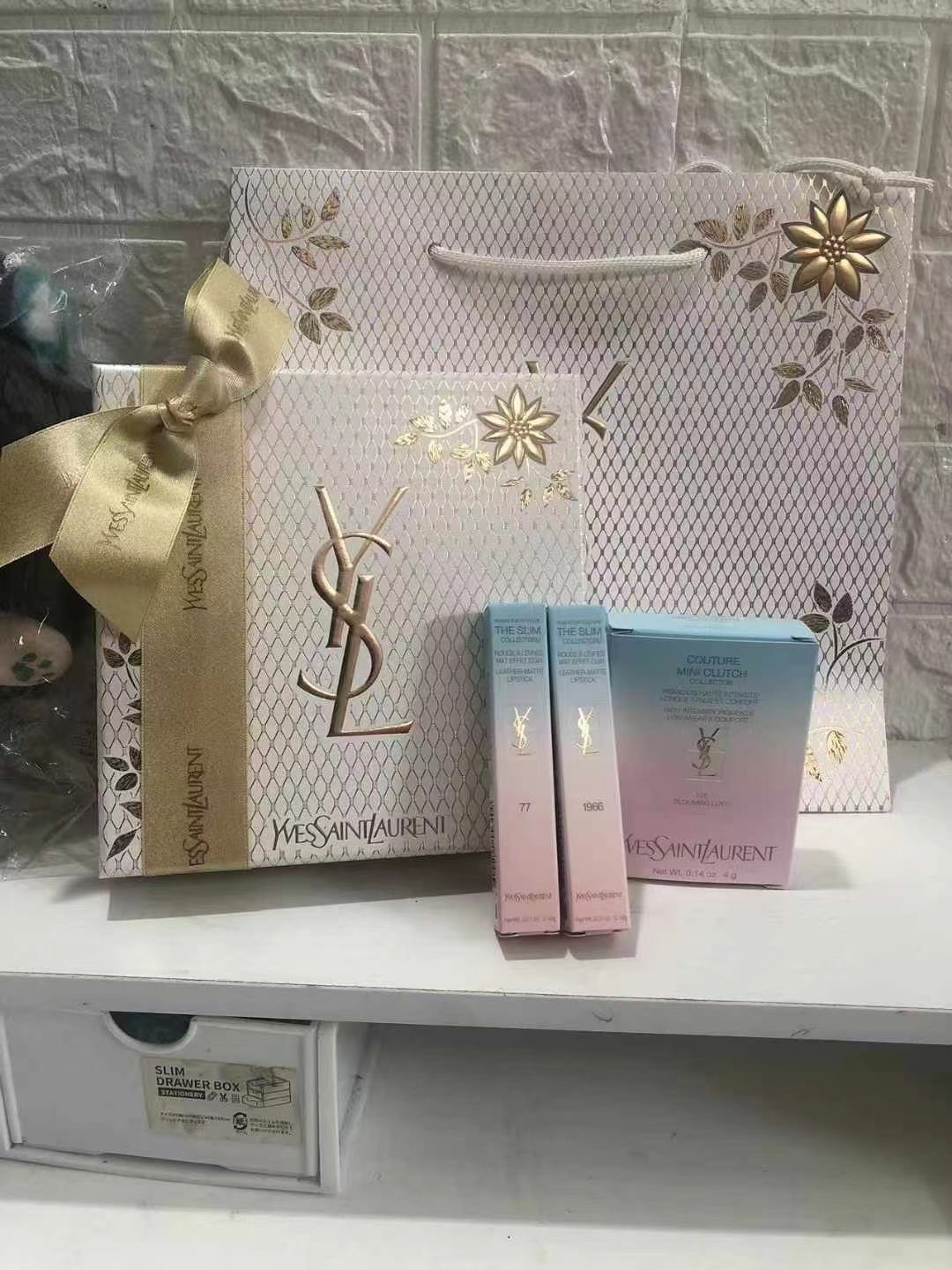 120. Set de maquillaje de dos piezas YSL rosa degradado 🔜 calidad uno a uno❗️2️⃣ modelos: A#, B#. Regalo de lápiz labi…