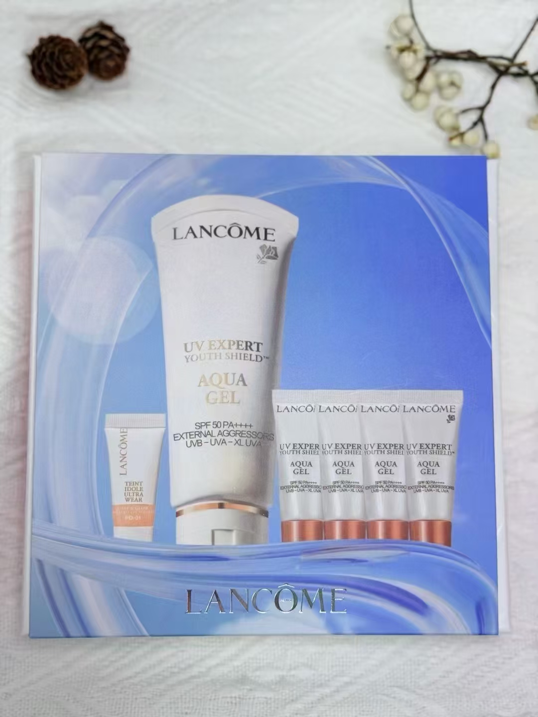95. Set de regalo Lancôme小白管 protector solar 1+5 🔜 Alta calidad❗️ Lancôme小白管 protector solar 1+5 (50ml*1+10ml*4+5ml*1)…