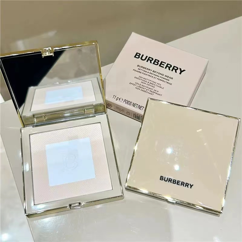 95. Polvo compacto de trinchera de Burberry 11g 🔜 versión Mingtong. Alta calidad❗️3️⃣colores: 01#, 02#, 03#. 🇬🇧 BURB…