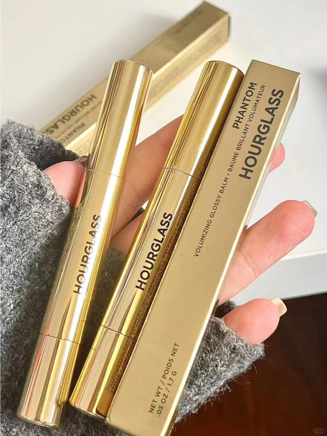 25. Lápiz de labios Hourglass Phantom Volumizing Glossy Balm 1.7g 🔜 Alta calidad❗6 colores: 100#, 105#, 120#, 125#, 13…