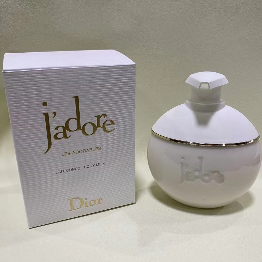 55. Loción corporal Dior J'adore versión 24 nueva 200ml 🔜 Calidad 1:1❗️ Loción corporal Dior J'adore 200ml, versión de…