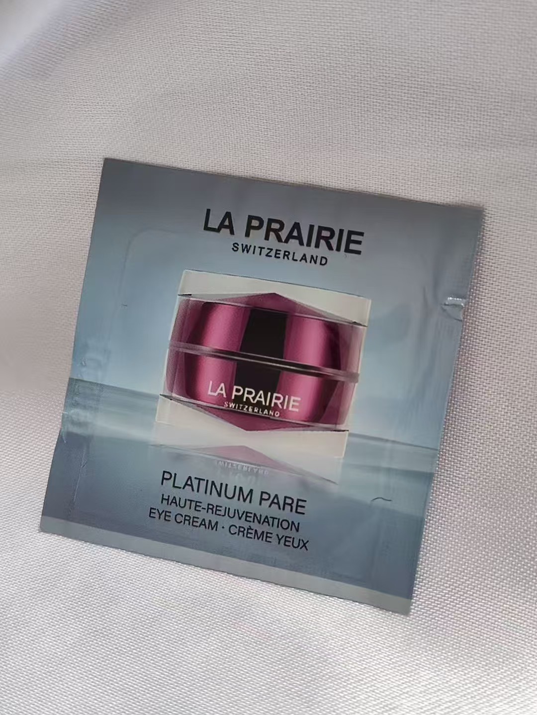 25。莱伯妮臻爱铂金尊宠眼霜1.5ml/10片装 🔜 明通版.高质量❗️🇨🇭La Prairie 莱珀妮臻爱铂金尊宠眼霜1.5ml 原版包材，对原版膏体，看样0售后(膏体带功效) 明通版:（认准打码) 最新批号51960 配中文标