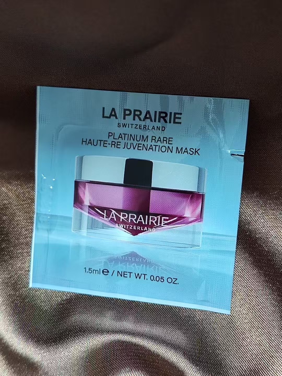 25。莱伯妮臻爱铂金尊宠面膜1.5ml/10片装 🔜 明通版.高质量❗️🇨🇭La Prairie/莱珀妮臻爱铂金尊宠面膜1.5ml 原版包材，对原版膏体，免费看样0售后(袋子不漏液 膏体带功效) 明通版:（认准打码)最新批号5192…