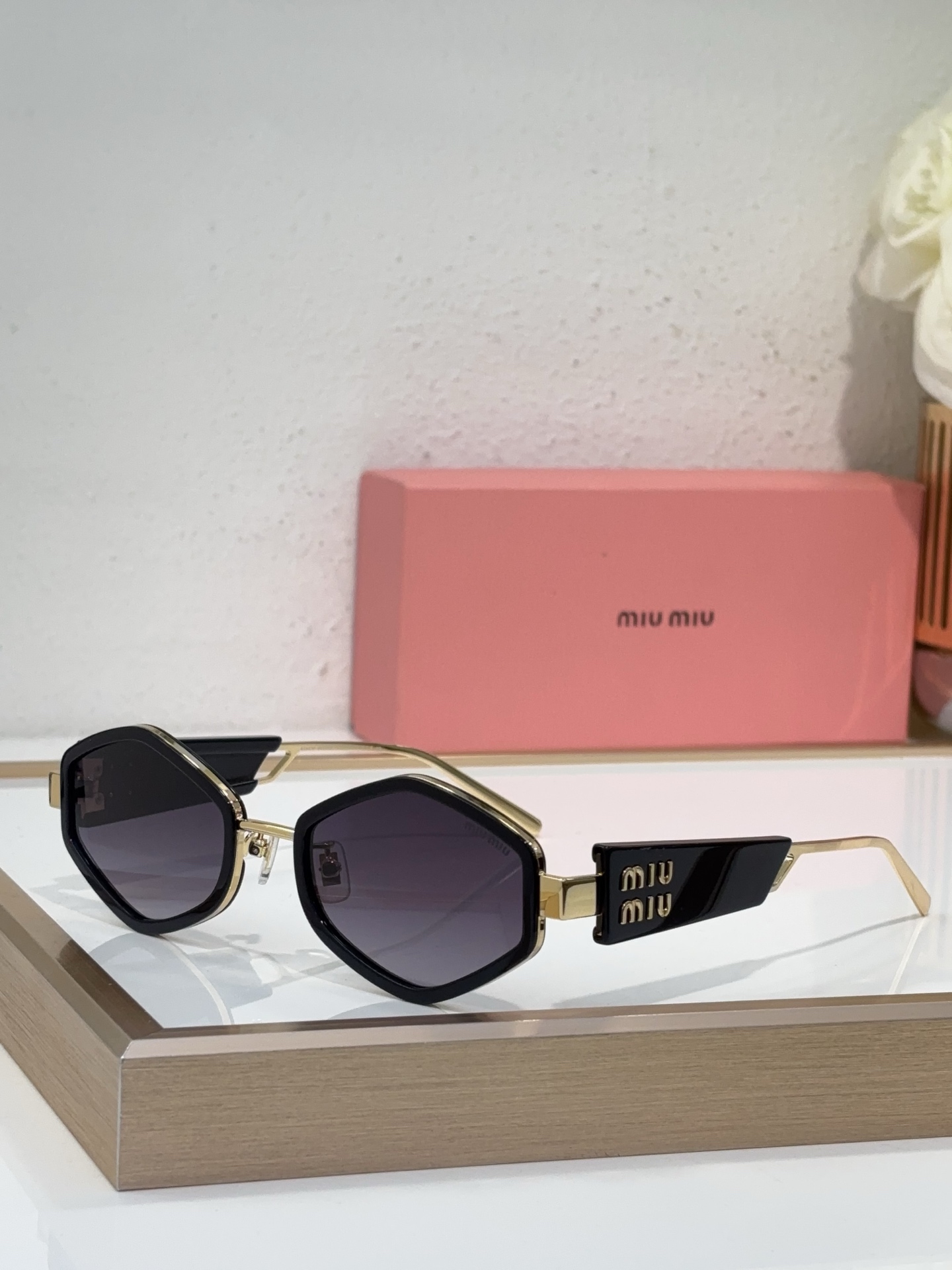 MiuMi* Modelo: SMU62WS Tamaño: 55□18-147 🉐165