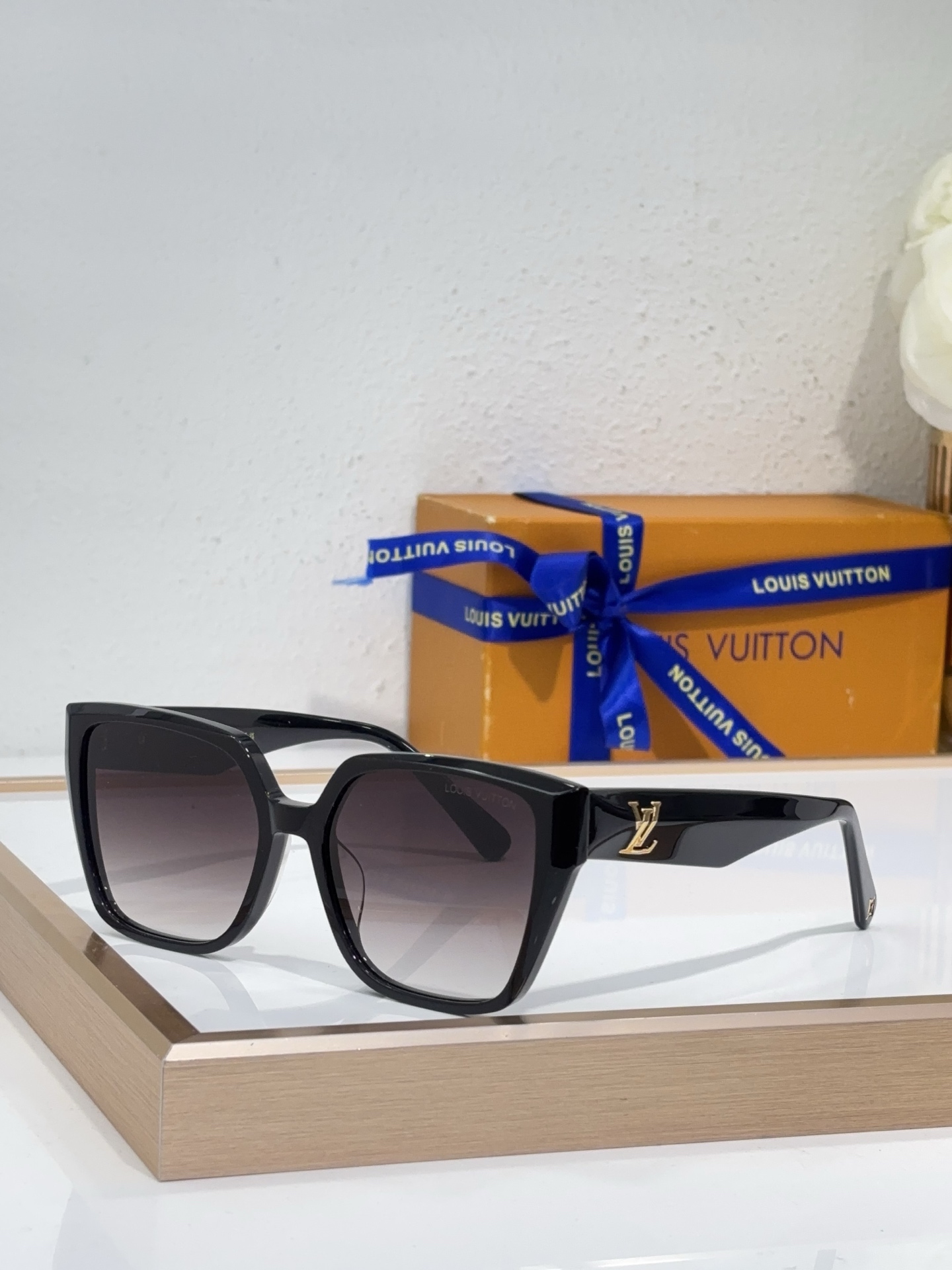 LOUIS VUITTO* Modelo: Z1761 Tamaño: 54□18-140 🉐150