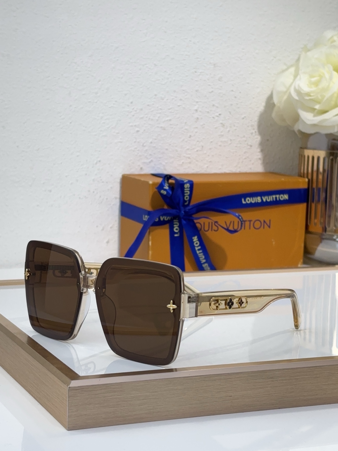 Louis Vuitton Z51998 Sunglasses - Stylish & Protective Eye Wear 8 i1745421984389 1125 0 4