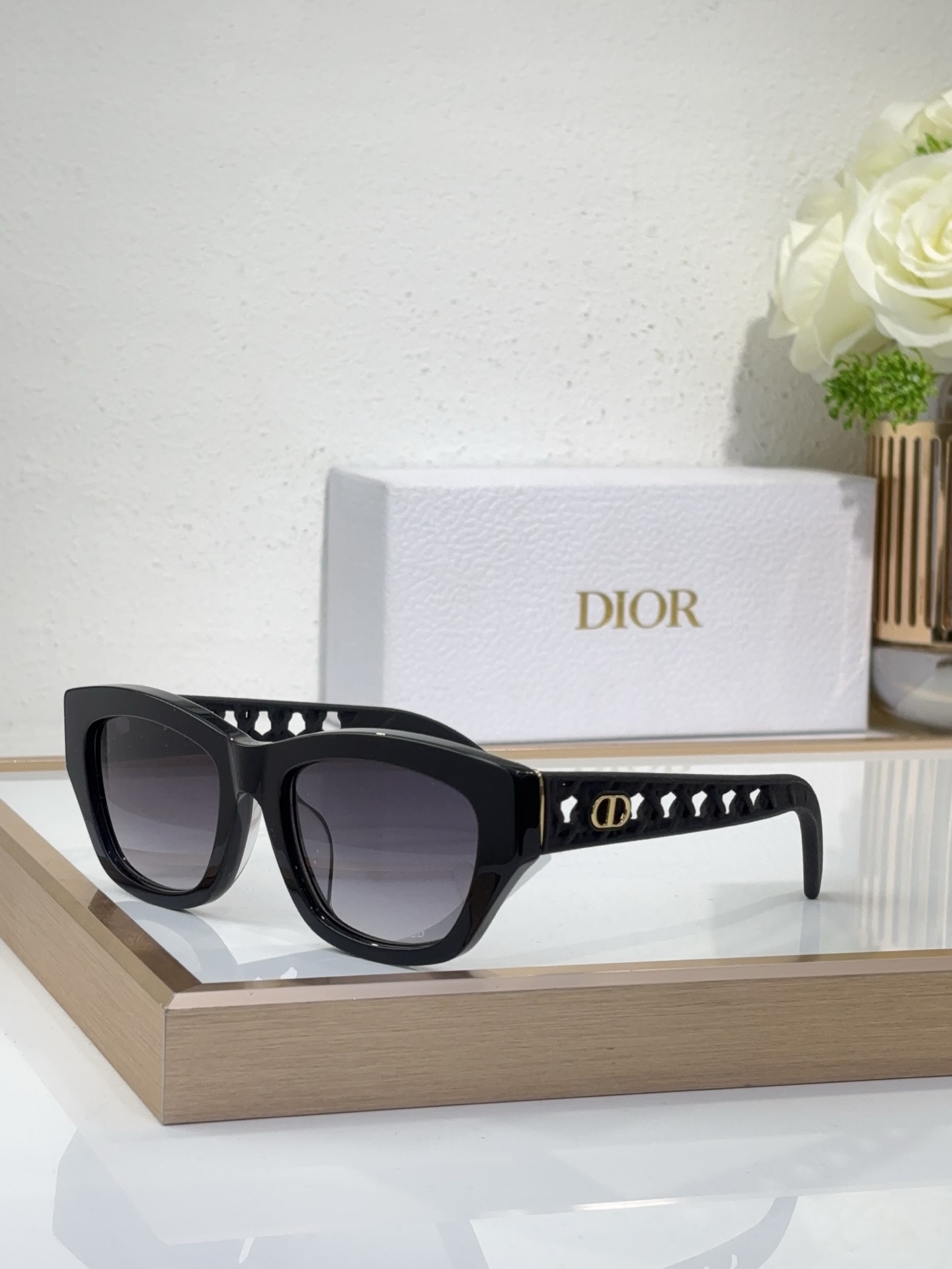 DIO* Modelo: VeryDio* S2F. Medidas: 55□19 140 🉐150
