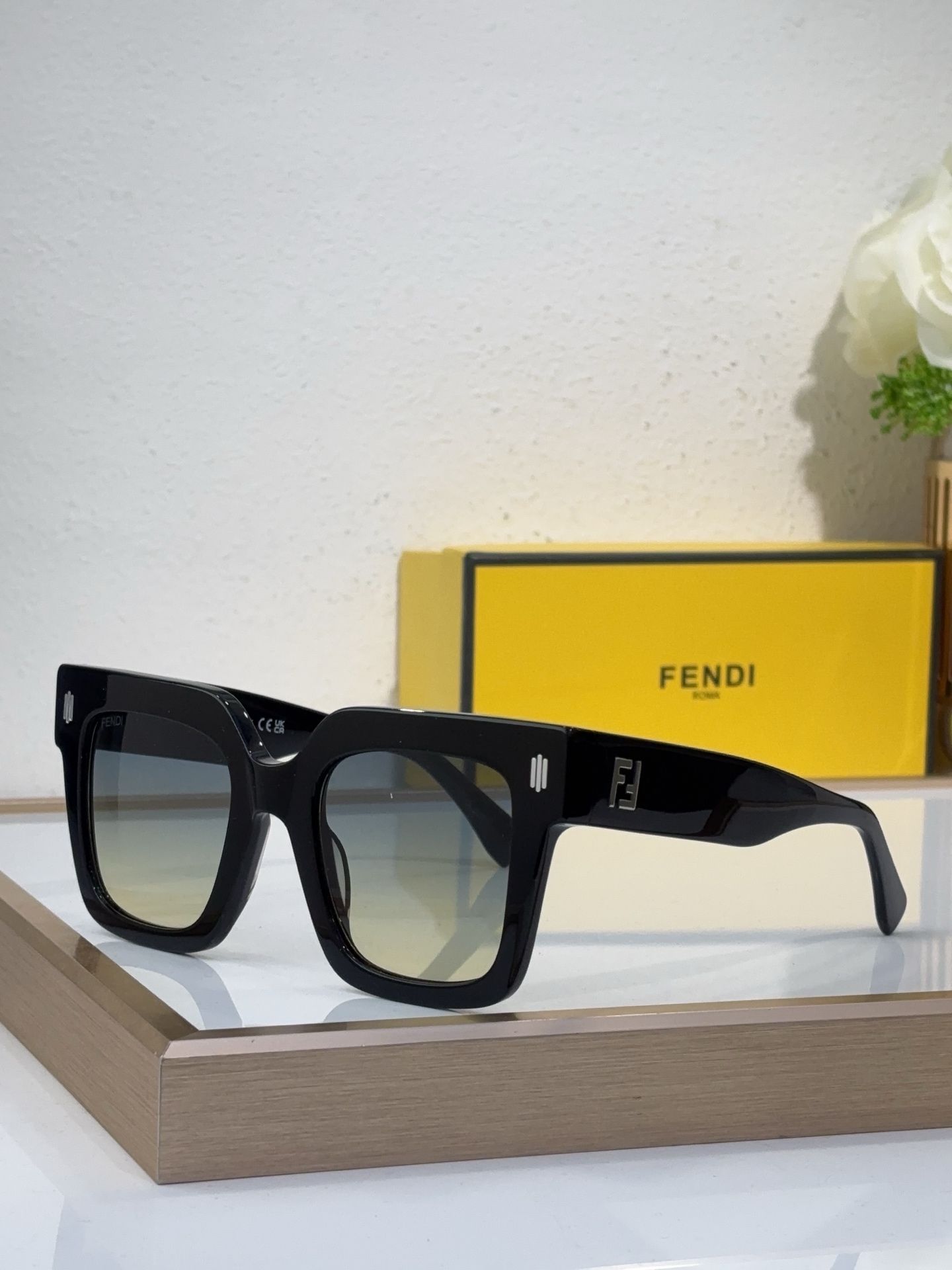 FEND* Modelo: FF 0055 Tamaño: 50口23 145 🉐125