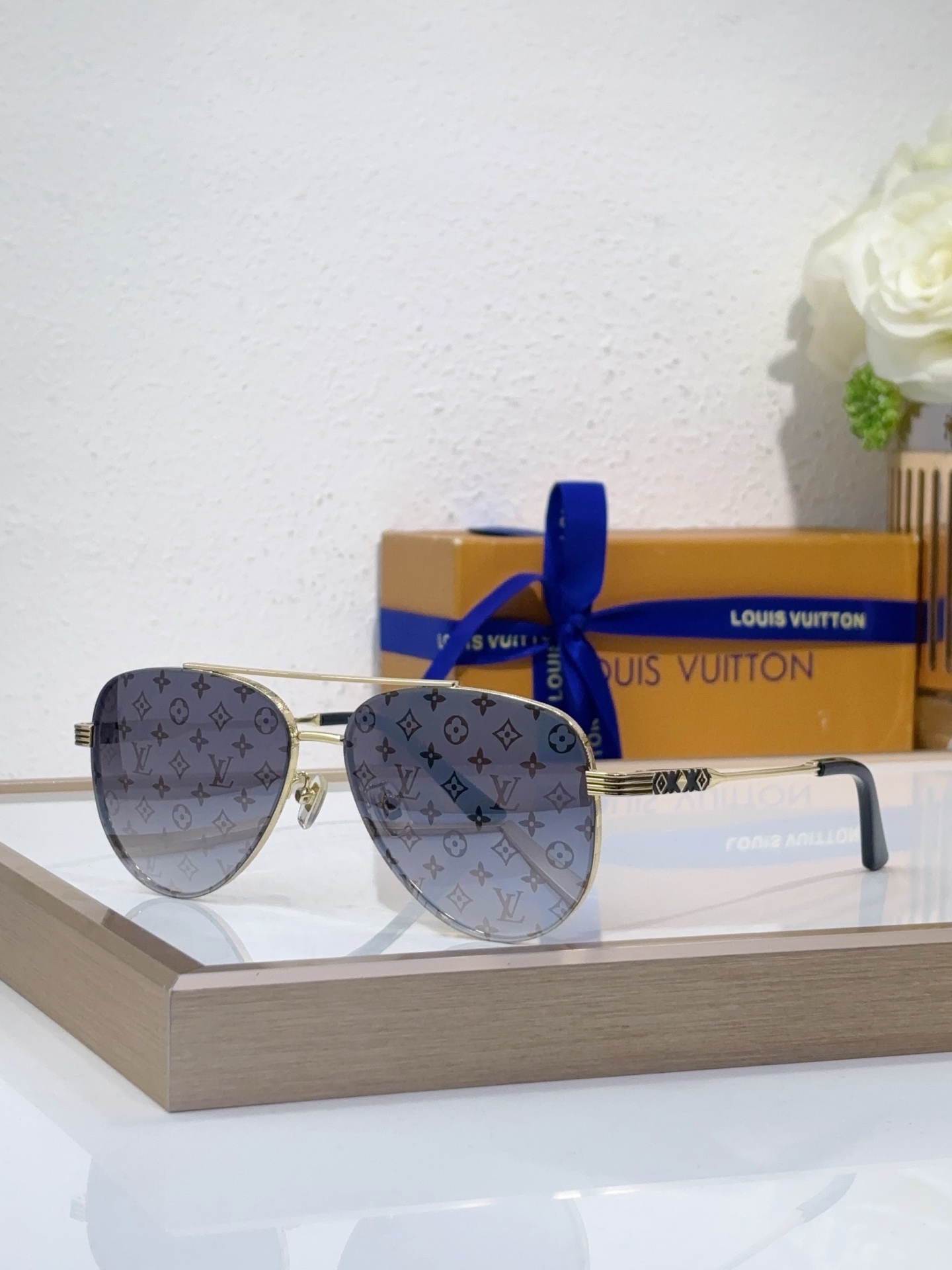 LOUIS VUITTO* Modelo: Z5291U Tamaño: 51口17-145 🉐125