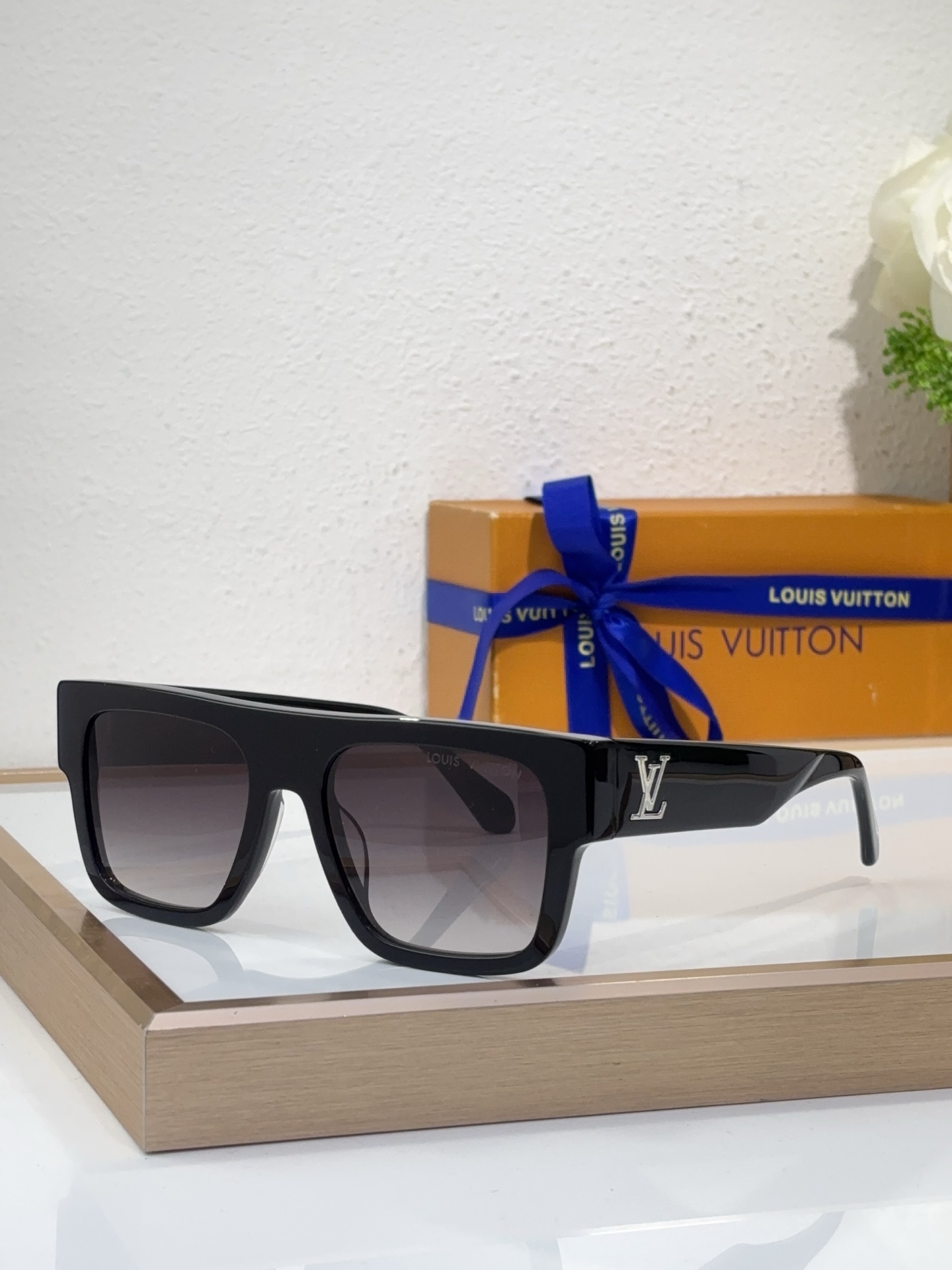 LOUIS VUITTO* Modelo: Z2125W Tamaño: 55口18-150 🉐120