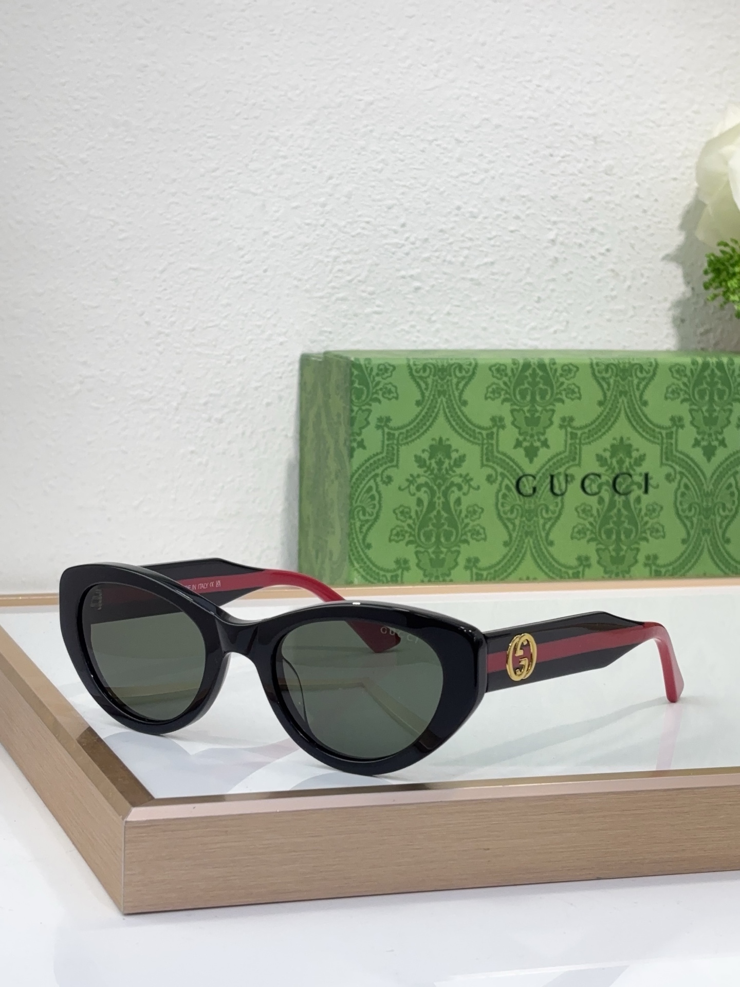 GUCC* MODELO: GG1862S TALLA: 52口21-145 🉐110