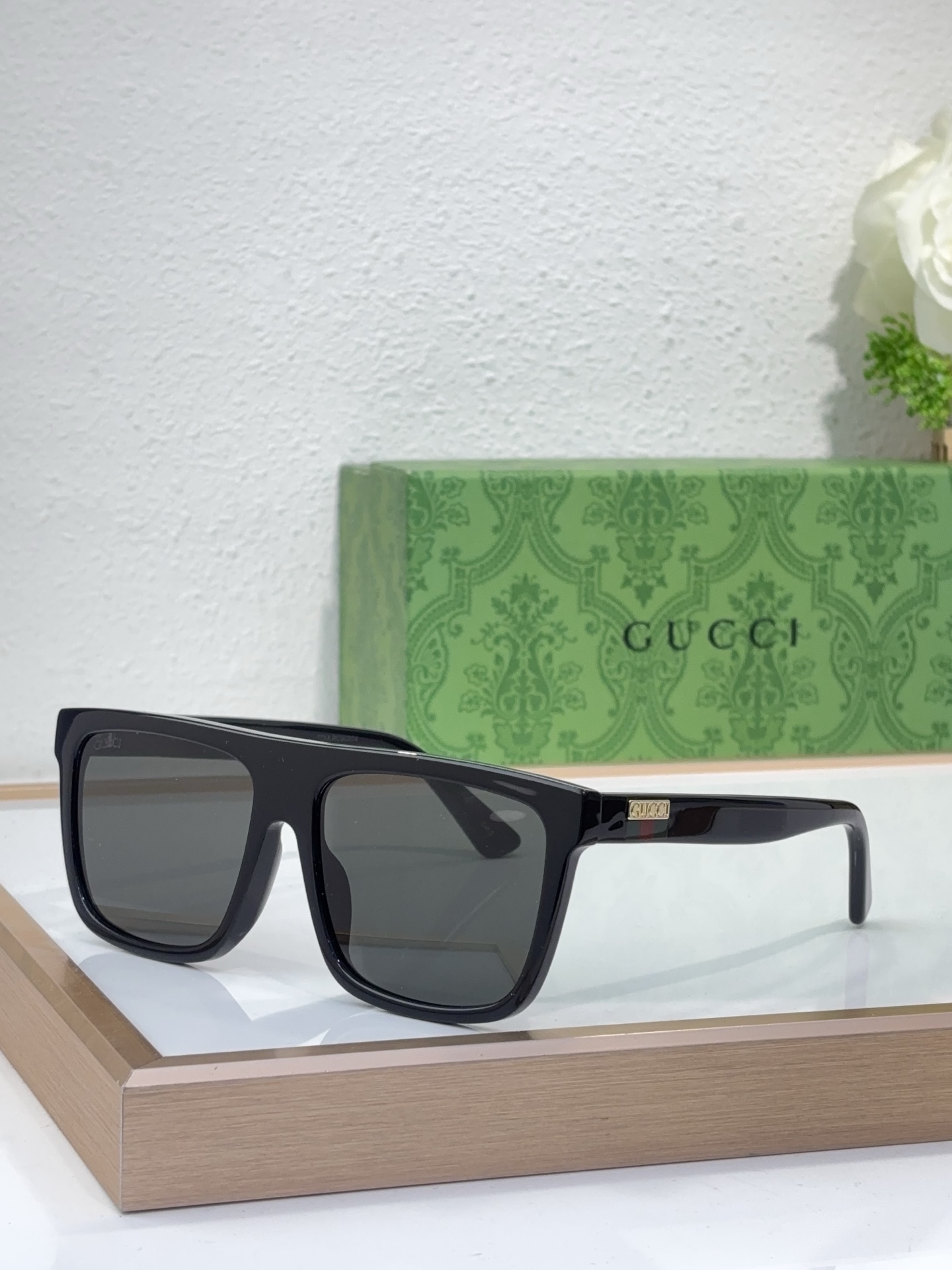 GUCC* Modelo: GG0748S Talla: 59□17-145 🉐115