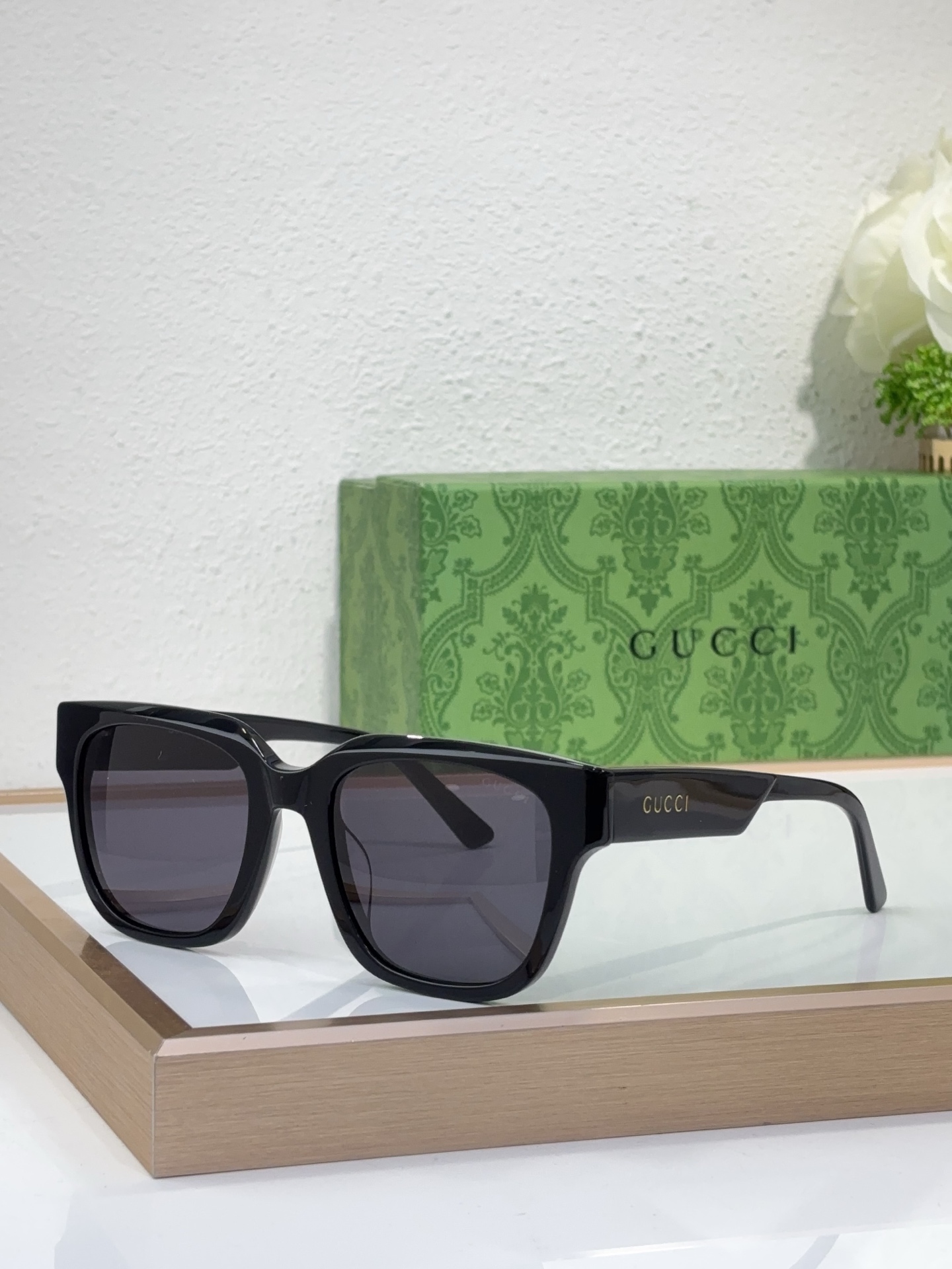 GUCC* Modelo: GG1670SK Talla: 52□21-145 🉐110
