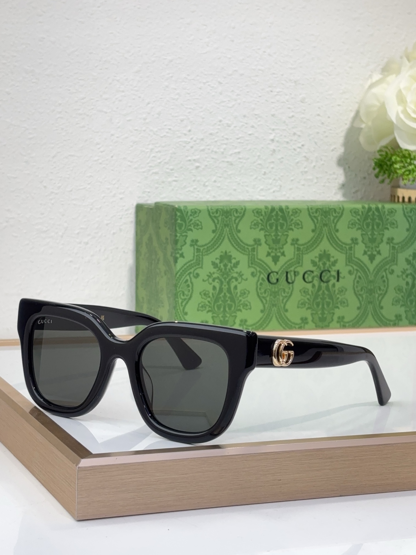 GUCC* Modelo: GG1828S Talla: 51□22-145 🉐105