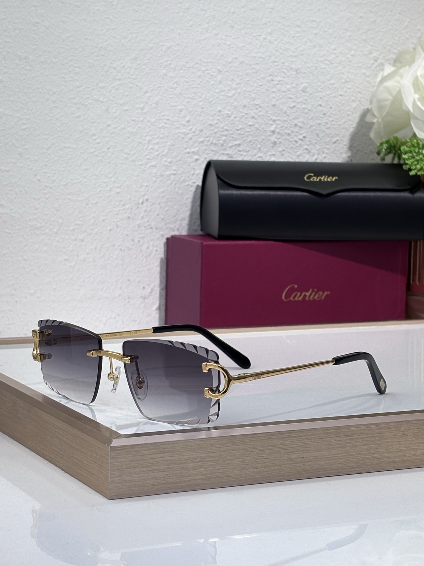 Cartie* modelo: CT06256S, medidas: 56□17-140, precio: 150