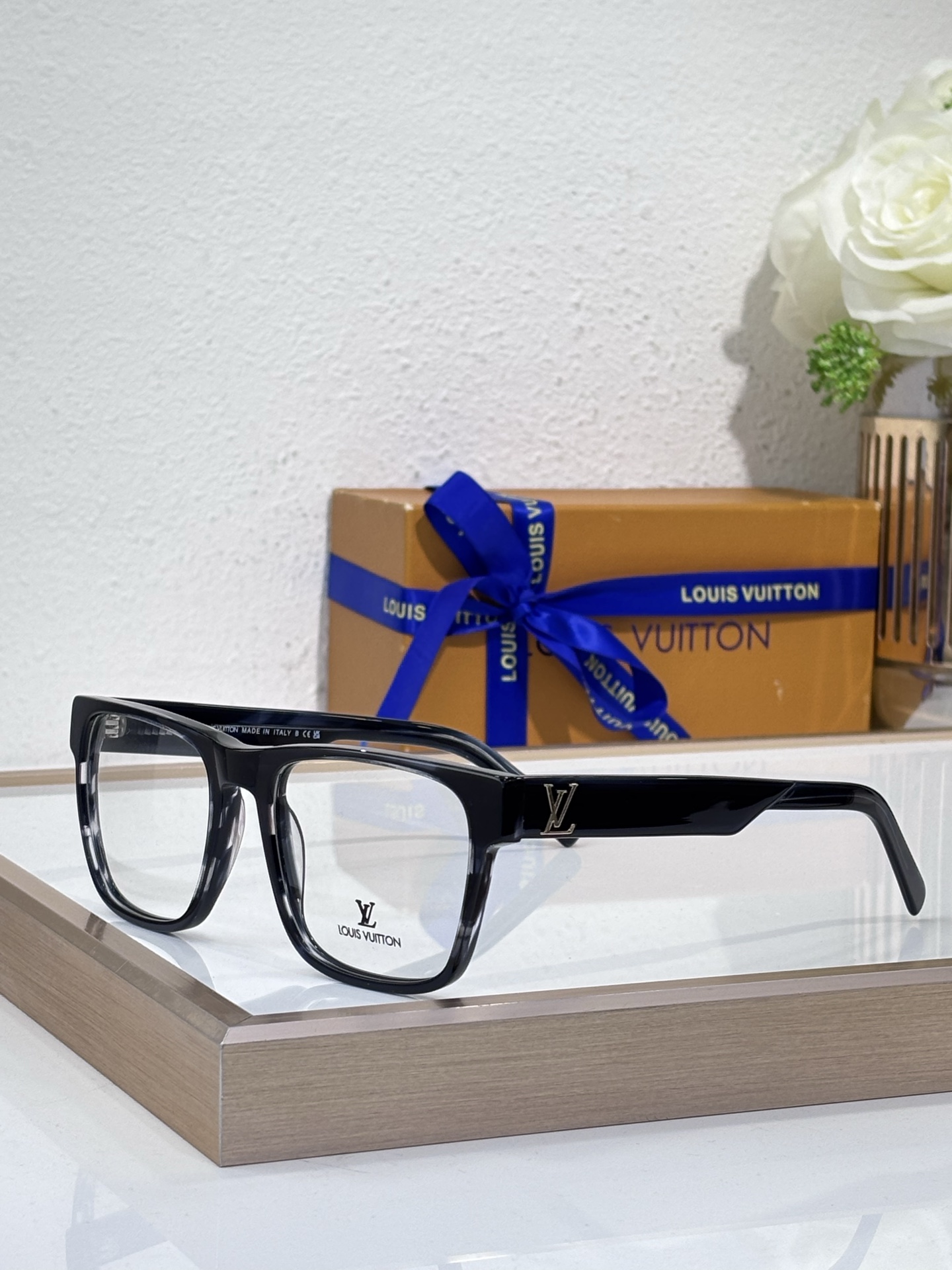 LOUIS VUITTO* Modelo: Z2077 Tamaño: 60口14-145 🉐95