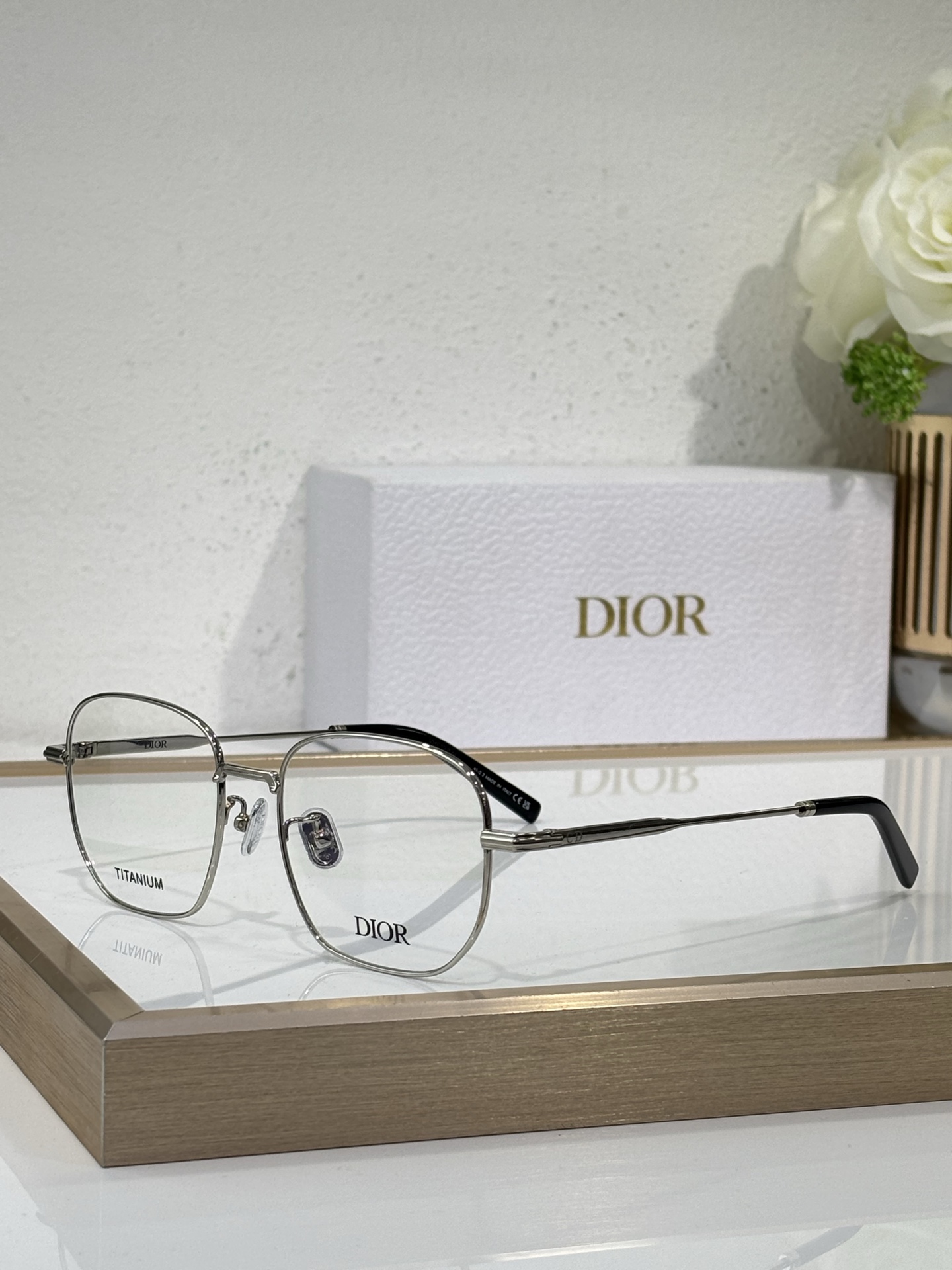 DIO* Modelo: DIORBLACKSUIT O S19U F400 Talla: 54口18-145 🉐130