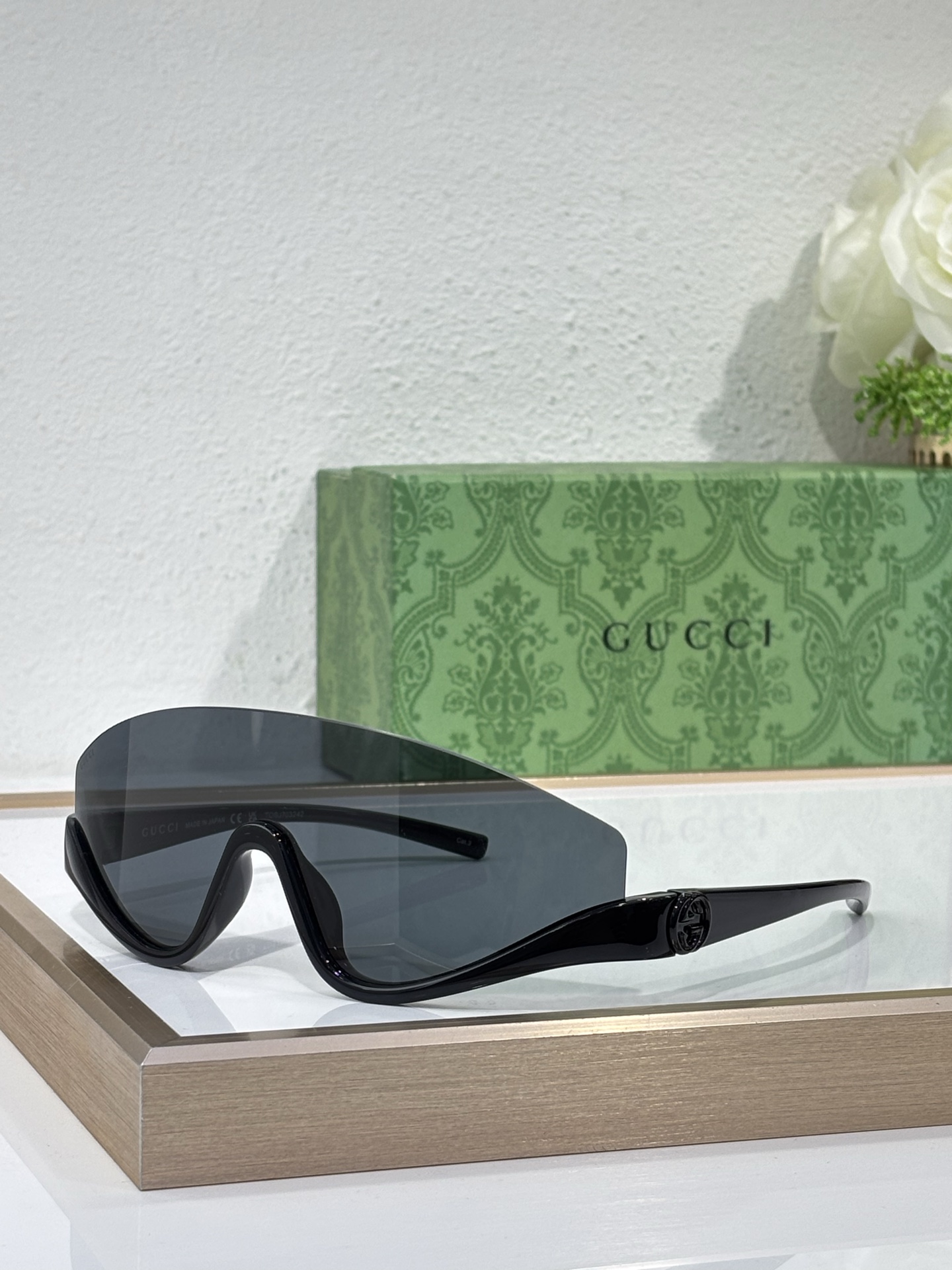 Gucc* Modelo: GG1650S Talla: 99-1-110 🉐125