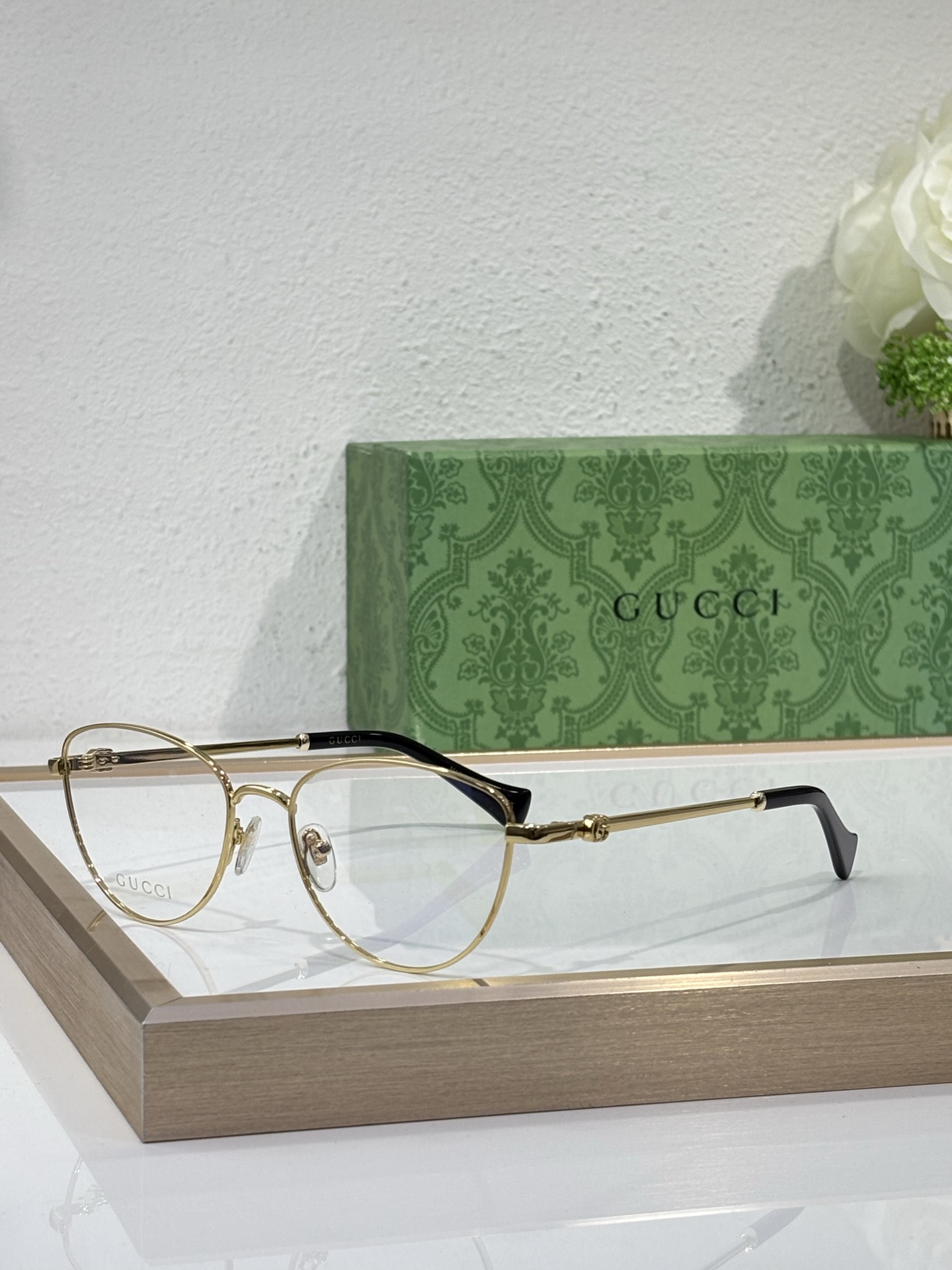 GUCC* Modelo: GG1595 Talla: 55-16-145 🉐125