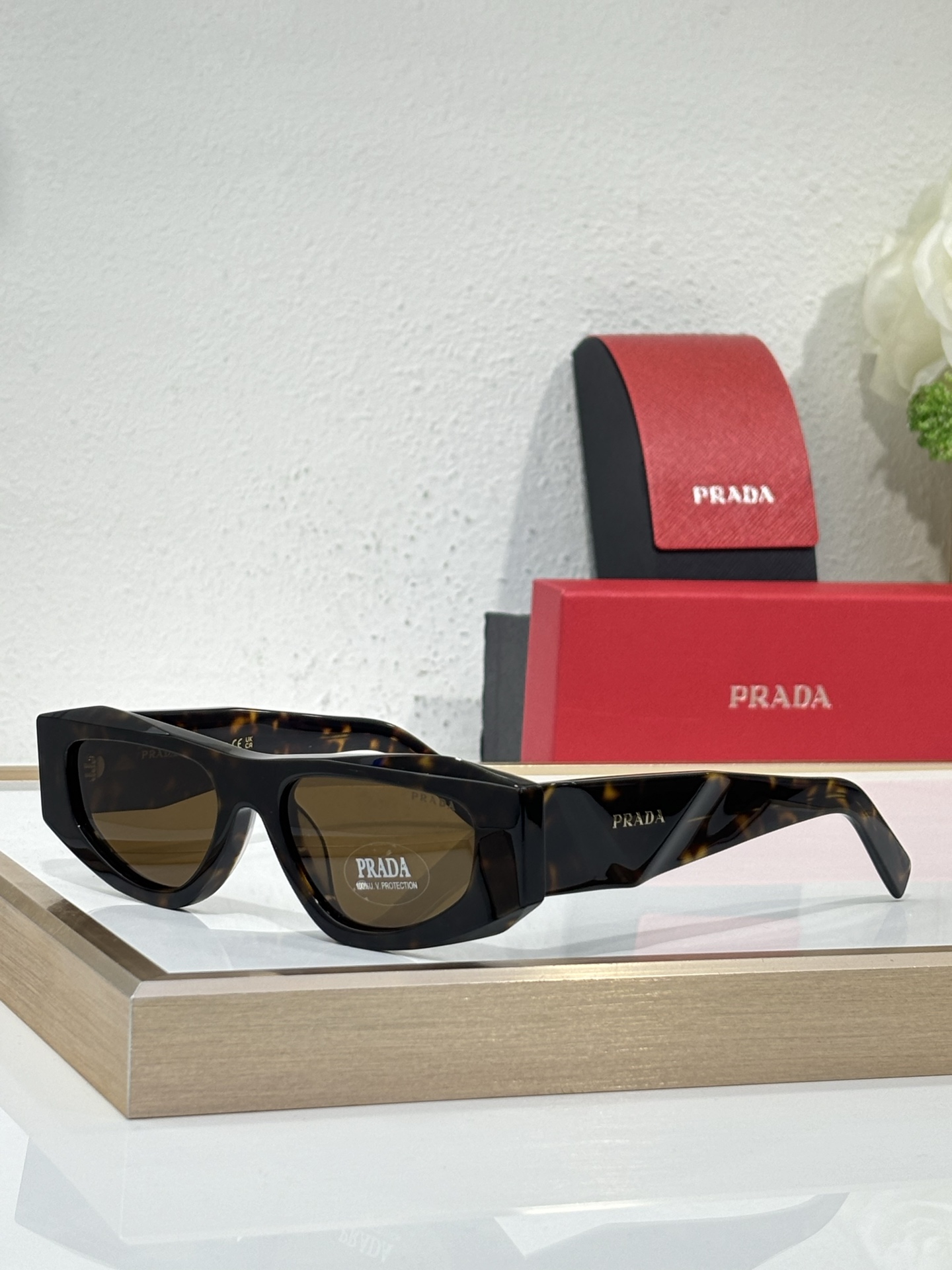 PRADA Modelo: OPRB19S Tamaño: 52□17 145 🉐135
