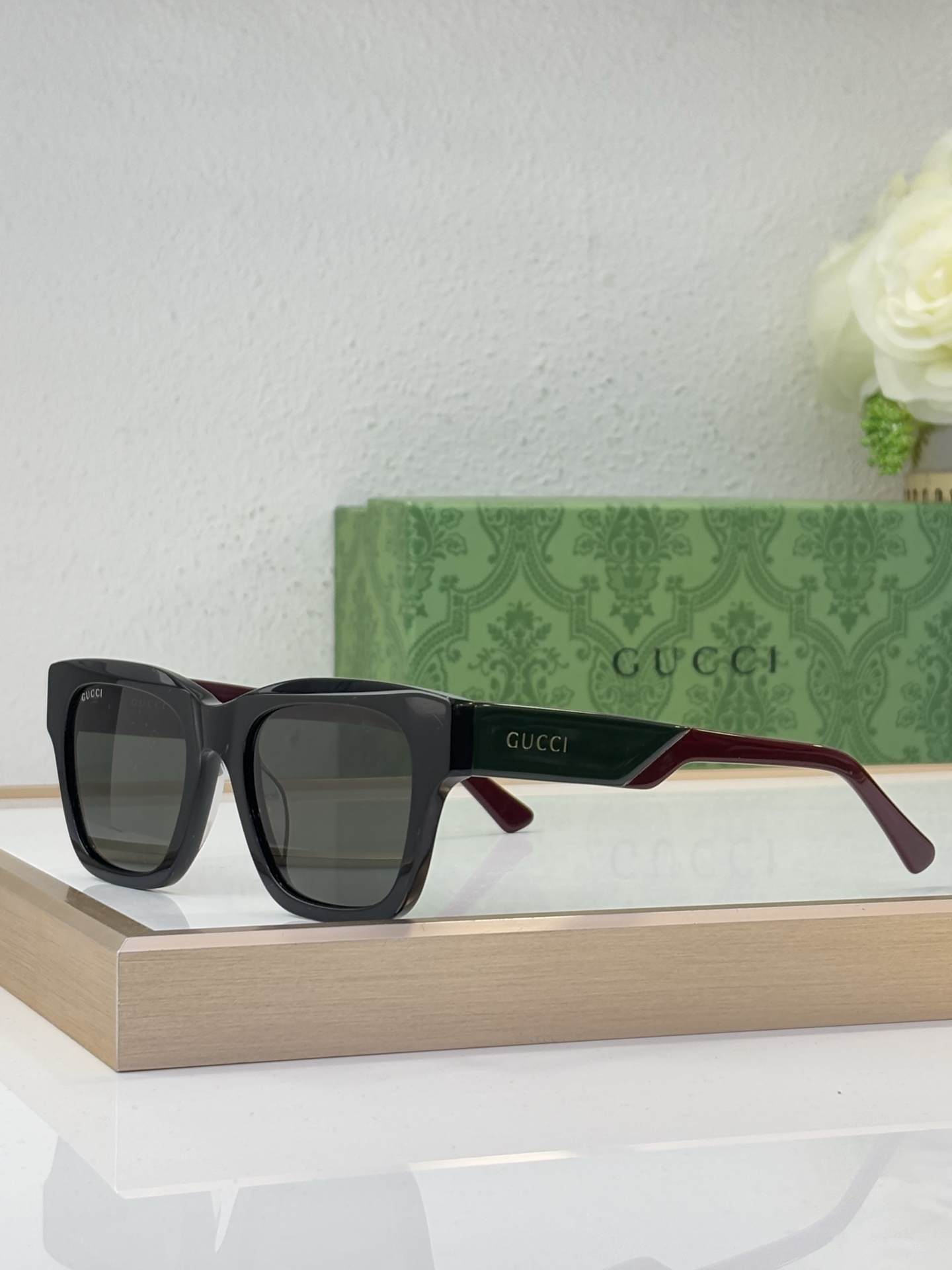 GUCC* MODELO: GG1669S TALLA: 52口21-145 🉐125